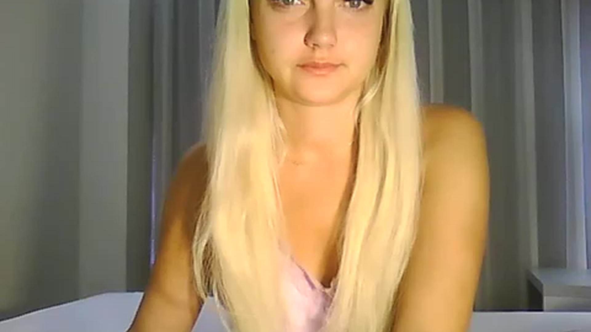 Gallery image thumbnail from AlissaMay's myfreecams stream on, 05/26/2023, 10:03 image 2 of 20