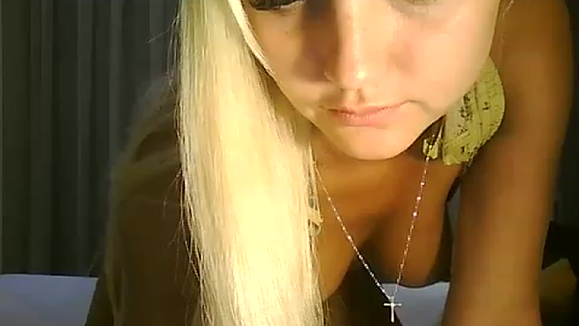 Gallery image thumbnail from AlissaMay's myfreecams stream on, 05/27/2023, 15:14 image 7 of 20