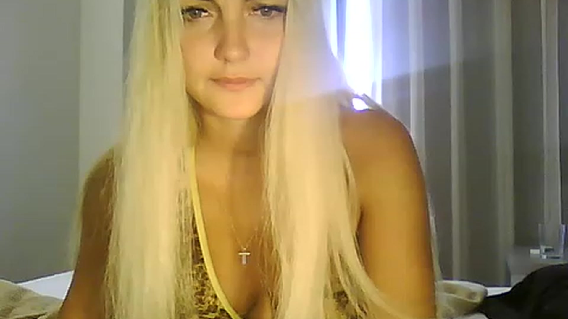 Gallery image thumbnail from AlissaMay's myfreecams stream on, 05/31/2023, 11:06 image 9 of 20