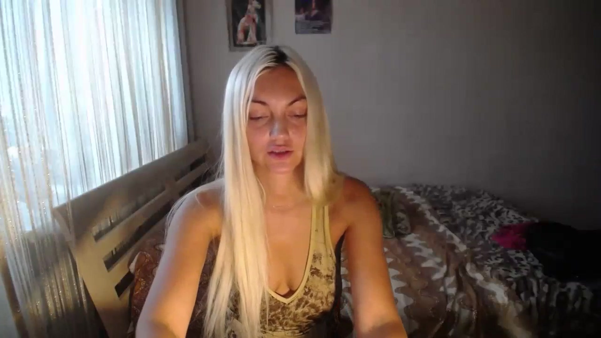 Gallery image thumbnail from AlissaMay's myfreecams stream on, 06/29/2023, 10:32 image 11 of 20