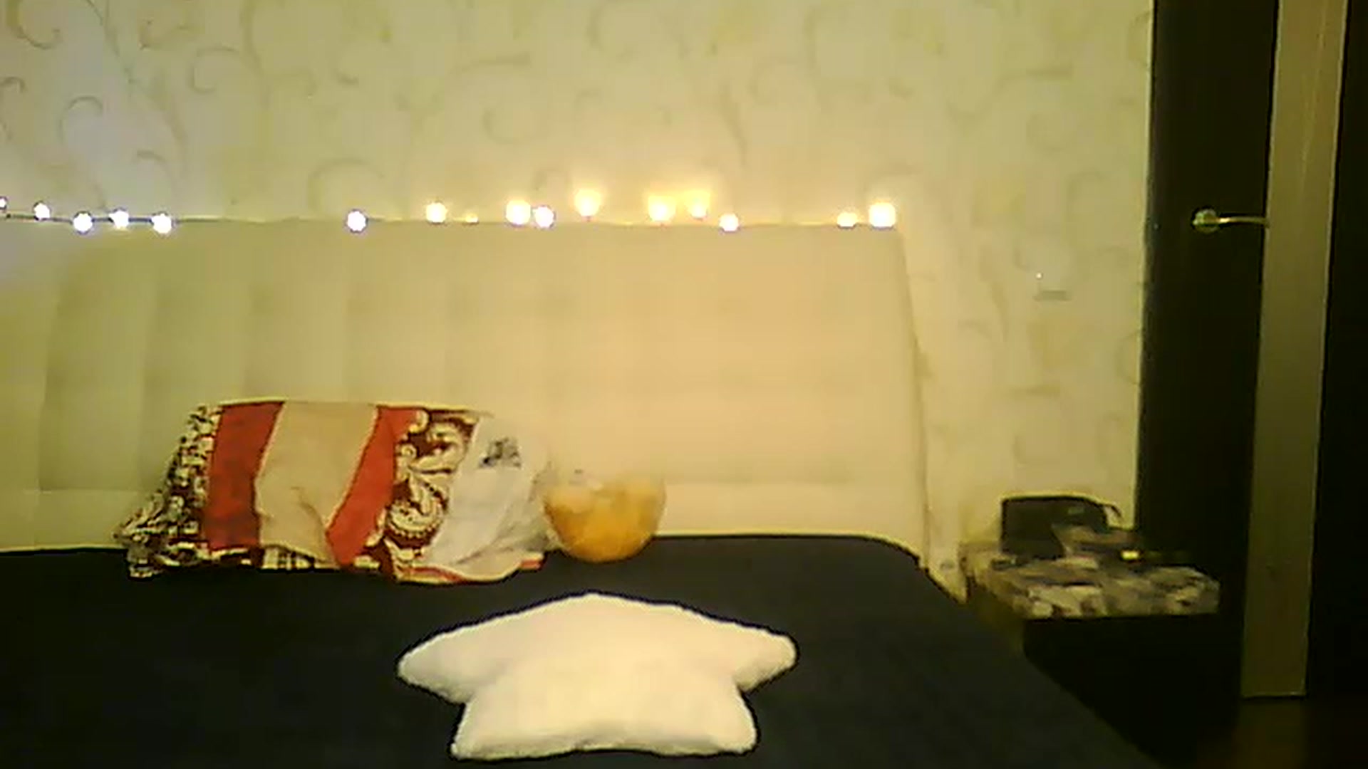 Gallery image thumbnail from AlissaMay's myfreecams stream on, 07/24/2023, 17:35 image 6 of 20