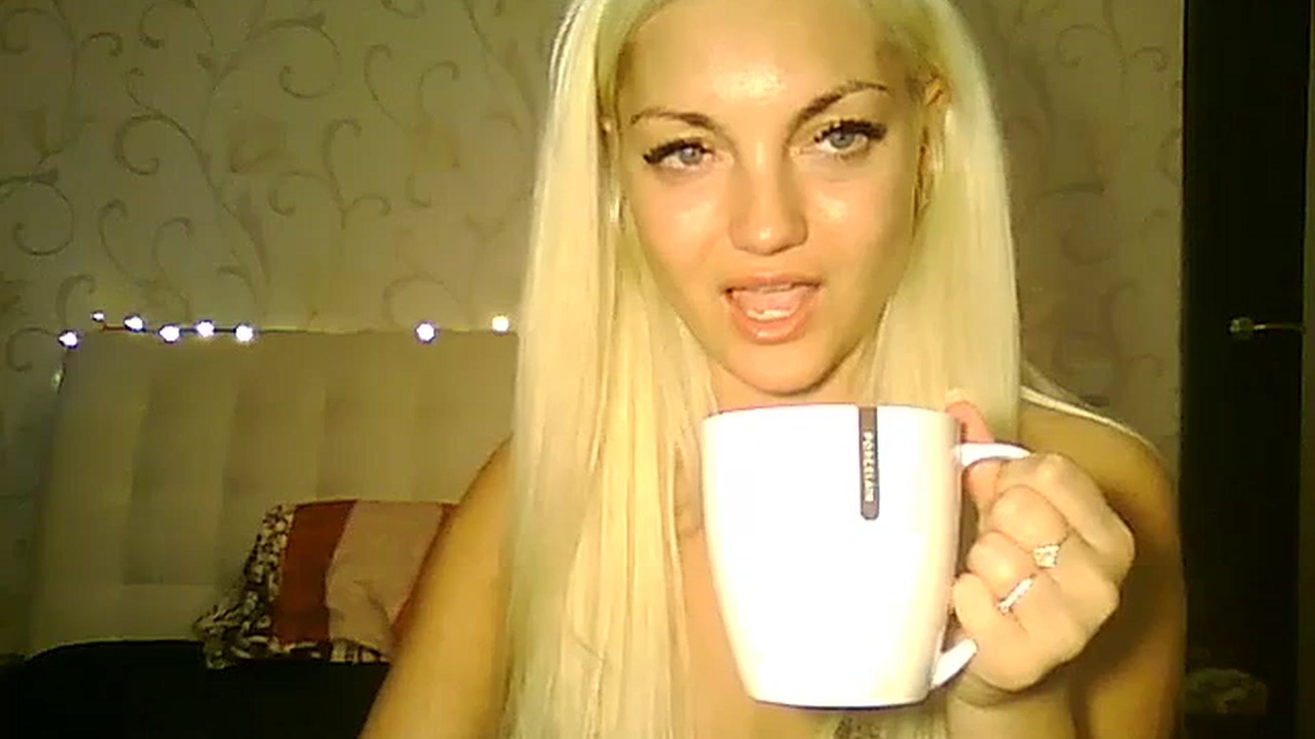 Gallery image thumbnail from AlissaMay's myfreecams stream on, 07/24/2023, 18:29 image 17 of 20