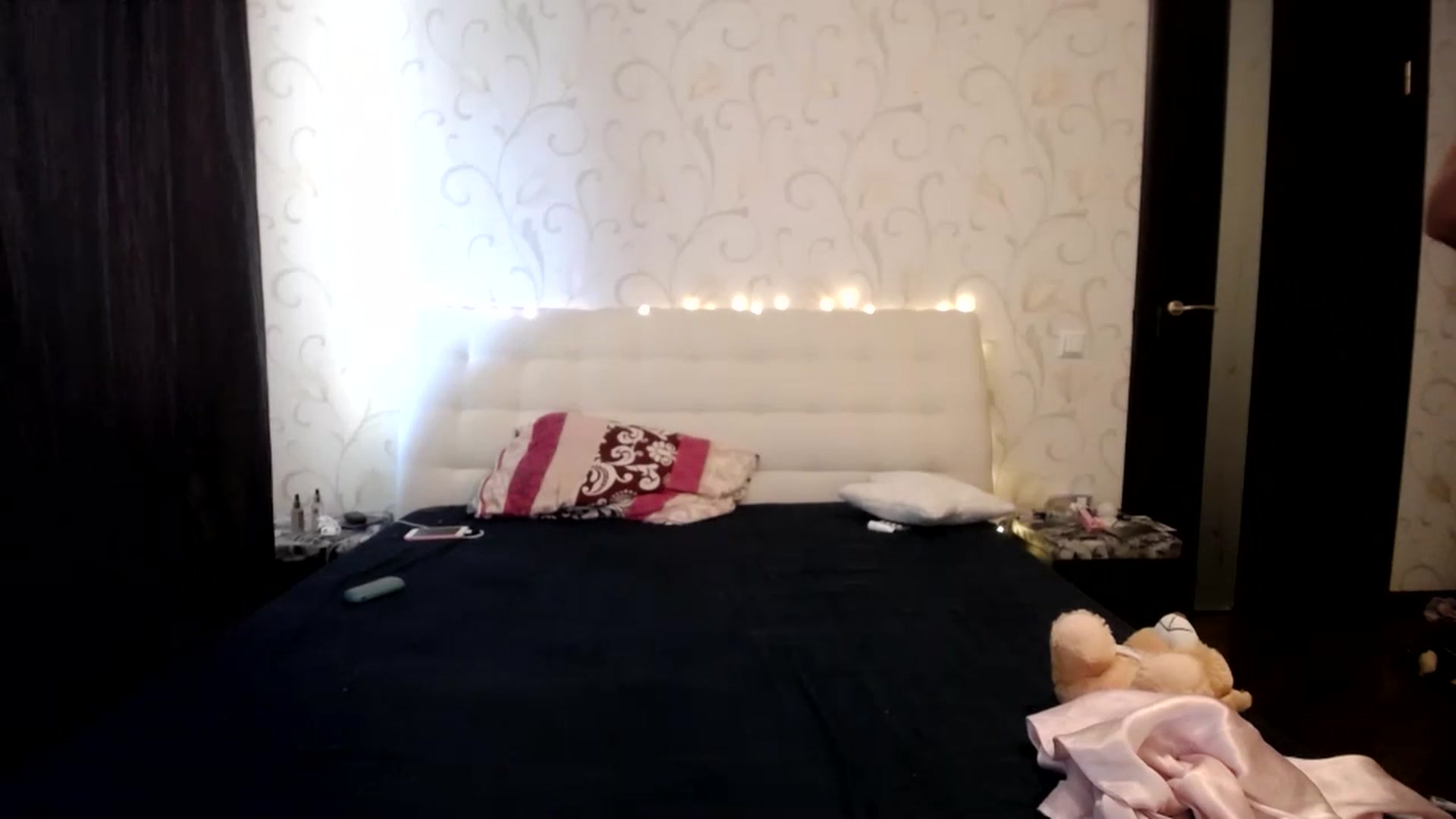 Gallery image thumbnail from AlissaMay's myfreecams stream on, 08/06/2023, 12:01 image 2 of 20