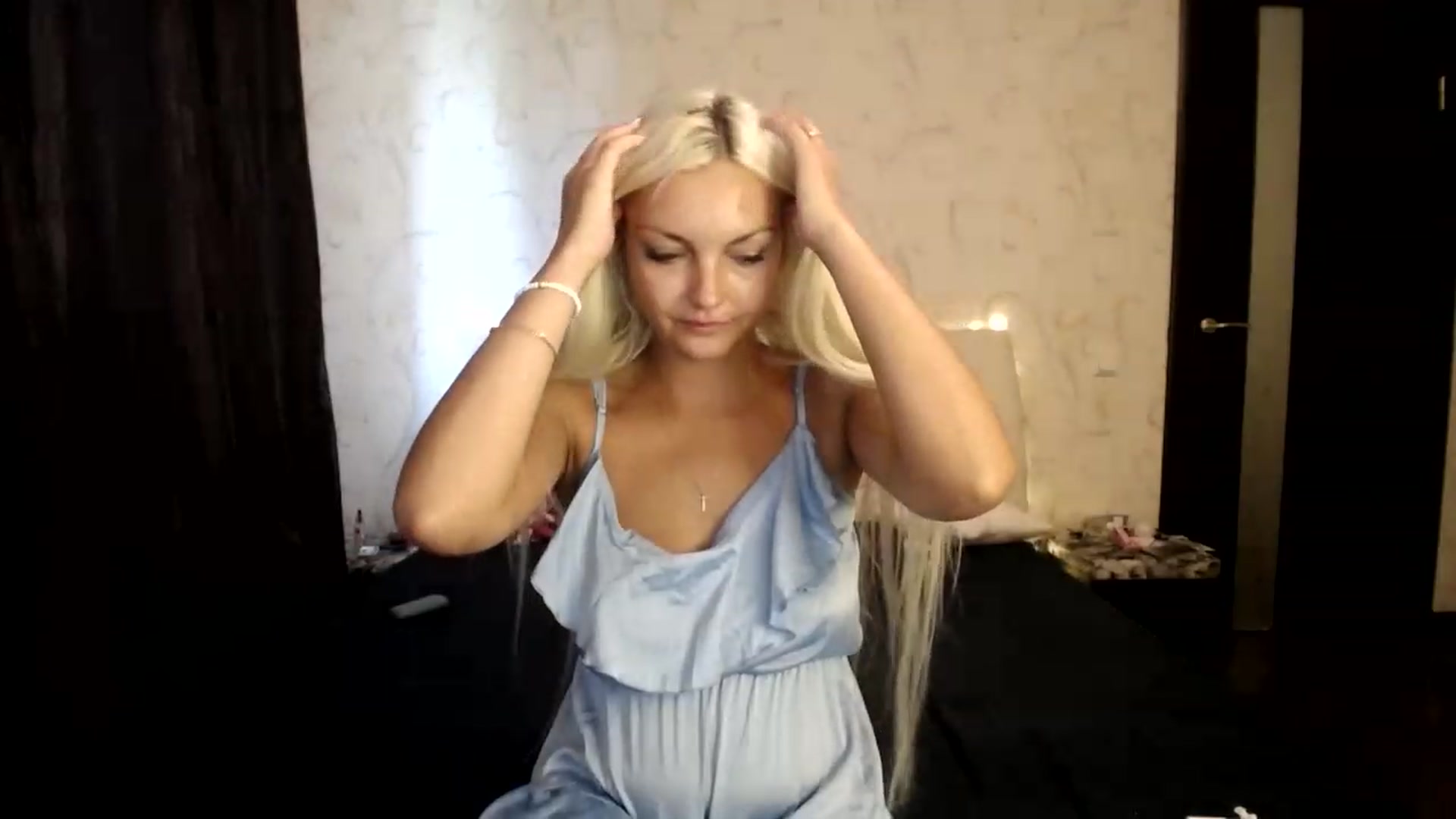 Gallery image thumbnail from AlissaMay's myfreecams stream on, 08/06/2023, 15:34 image 12 of 20