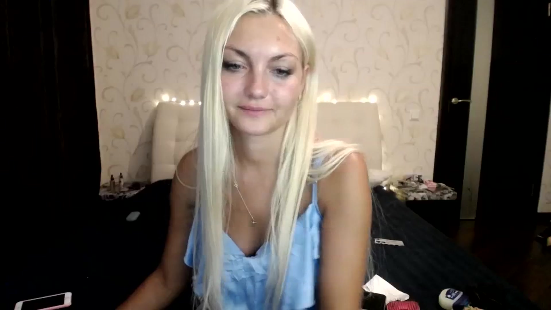 Gallery image thumbnail from AlissaMay's myfreecams stream on, 08/06/2023, 21:25 image 16 of 20