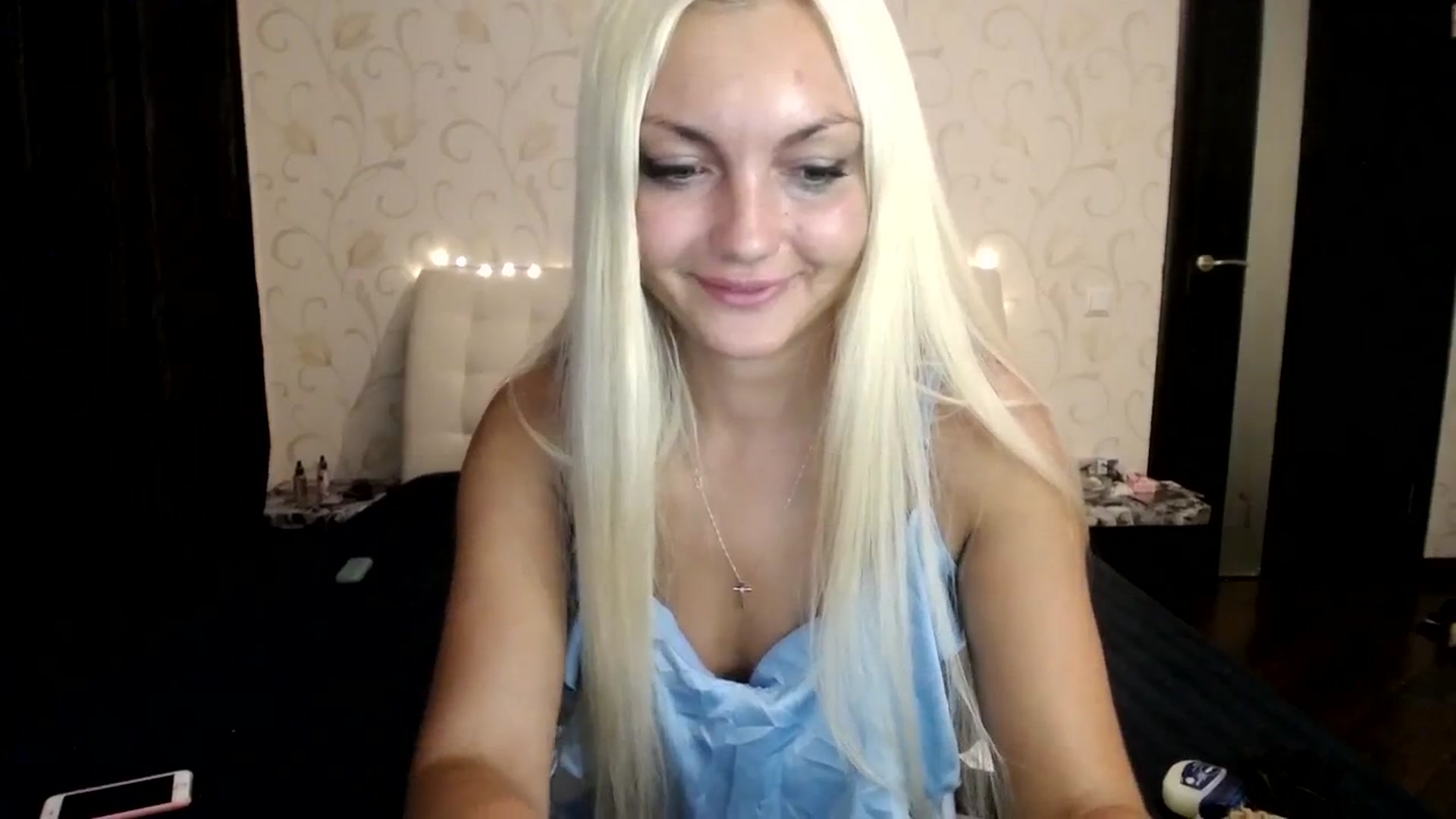 Gallery image thumbnail from AlissaMay's myfreecams stream on, 08/06/2023, 21:25 image 11 of 20
