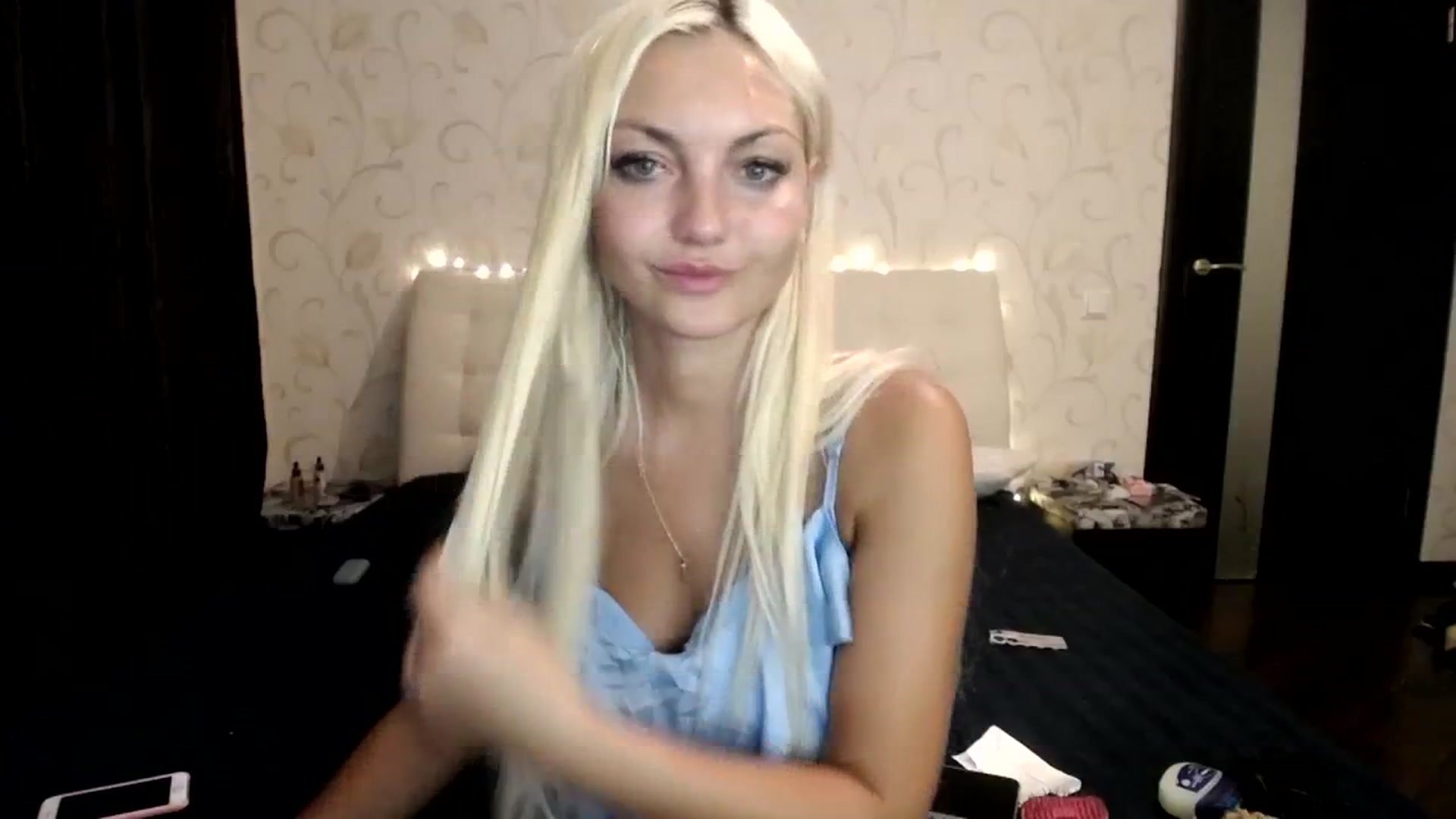 Gallery image thumbnail from AlissaMay's myfreecams stream on, 08/06/2023, 21:25 image 14 of 20