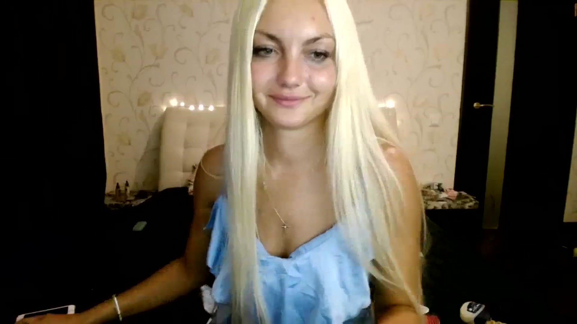 Gallery image thumbnail from AlissaMay's myfreecams stream on, 08/06/2023, 21:25 image 7 of 20