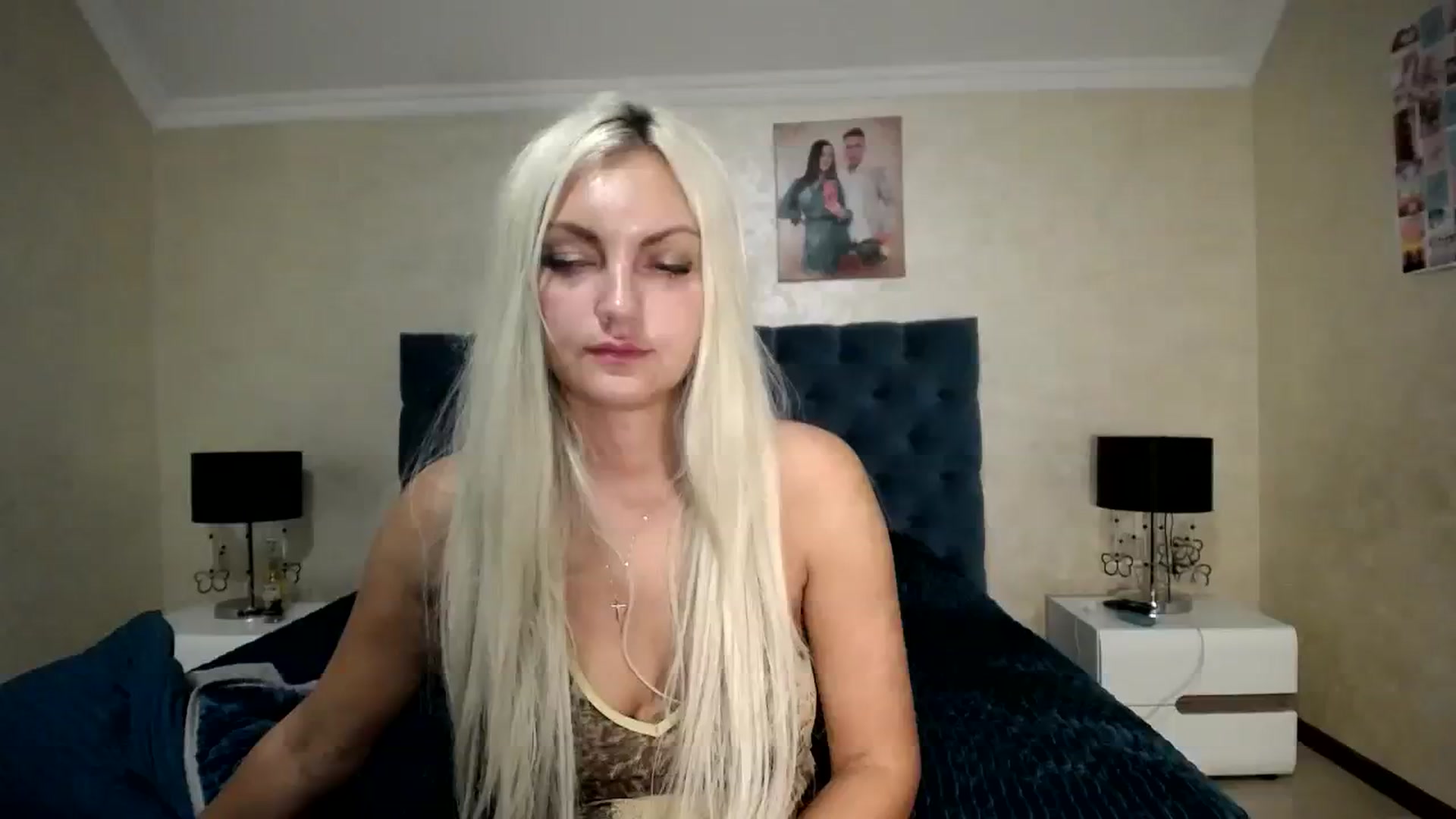 Gallery image thumbnail from AlissaMay's myfreecams stream on, 08/18/2023, 23:04 image 7 of 20