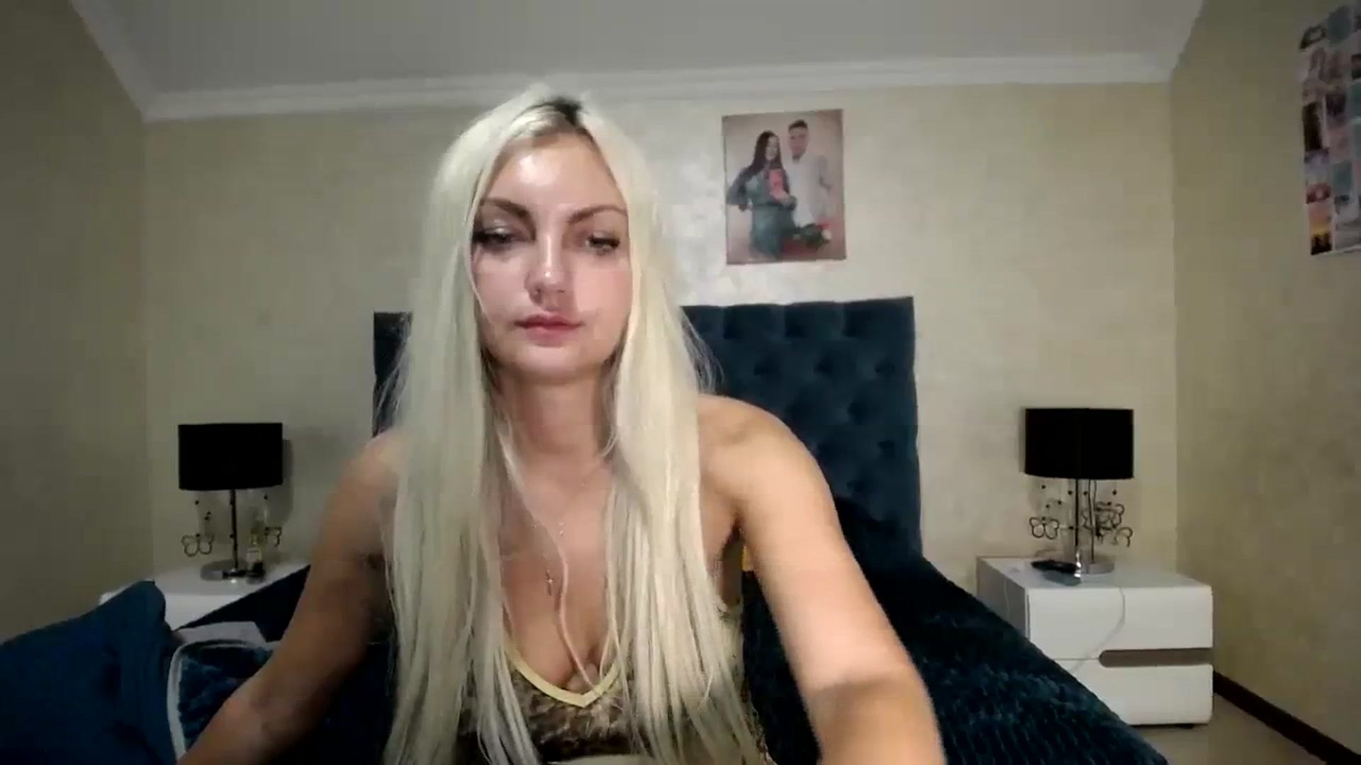 Gallery image thumbnail from AlissaMay's myfreecams stream on, 08/18/2023, 23:04 image 8 of 20