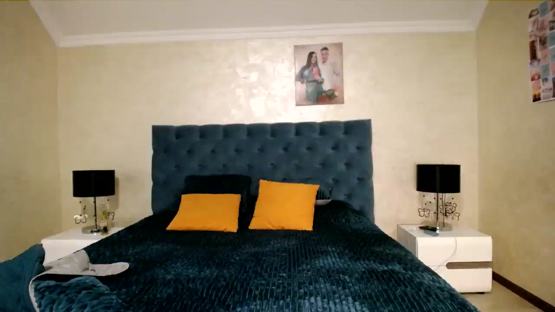 Gallery image thumbnail from AlissaMay's myfreecams stream on, 08/18/2023, 23:04 image 16 of 20