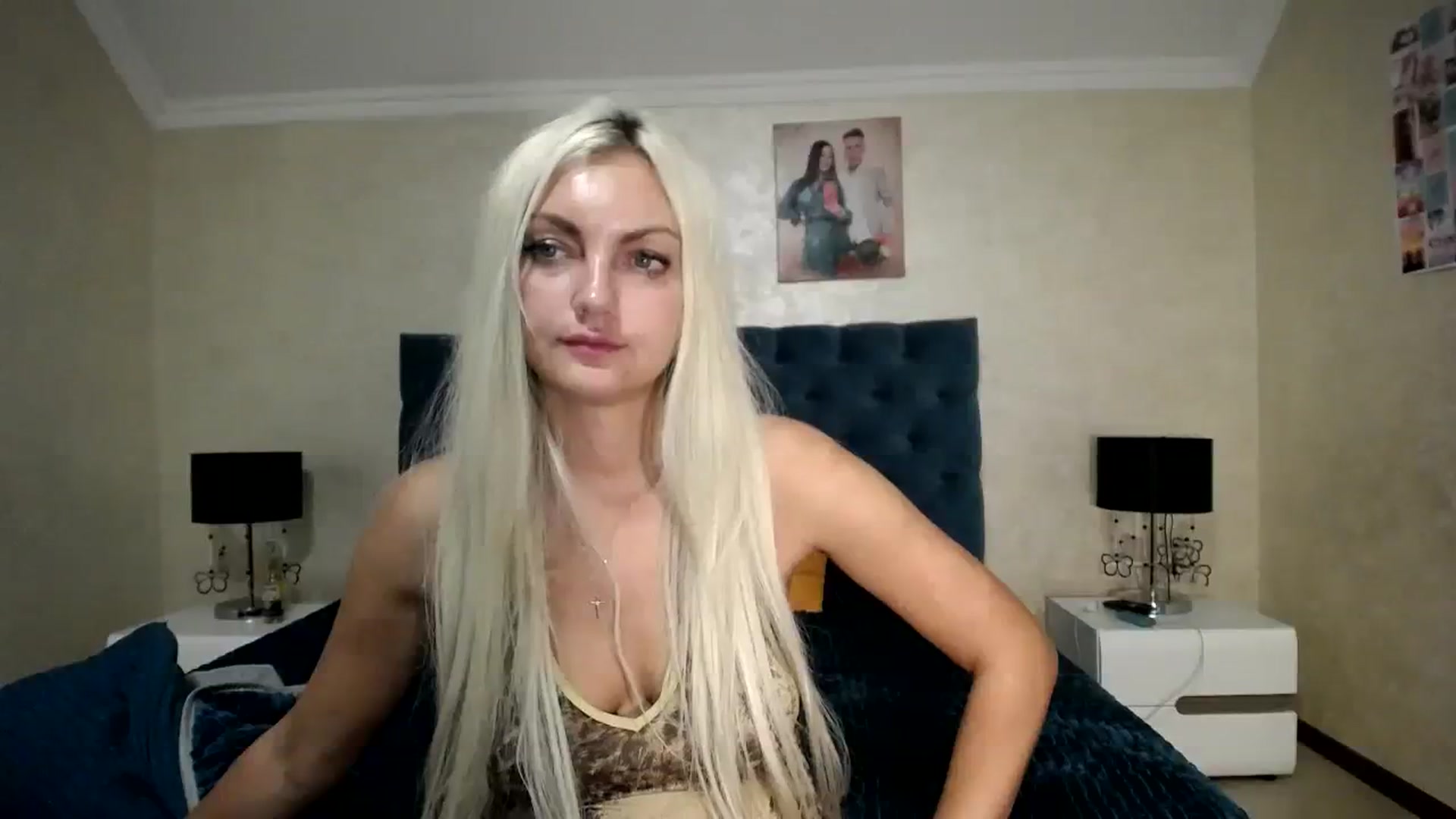 Gallery image thumbnail from AlissaMay's myfreecams stream on, 08/18/2023, 23:04 image 9 of 20