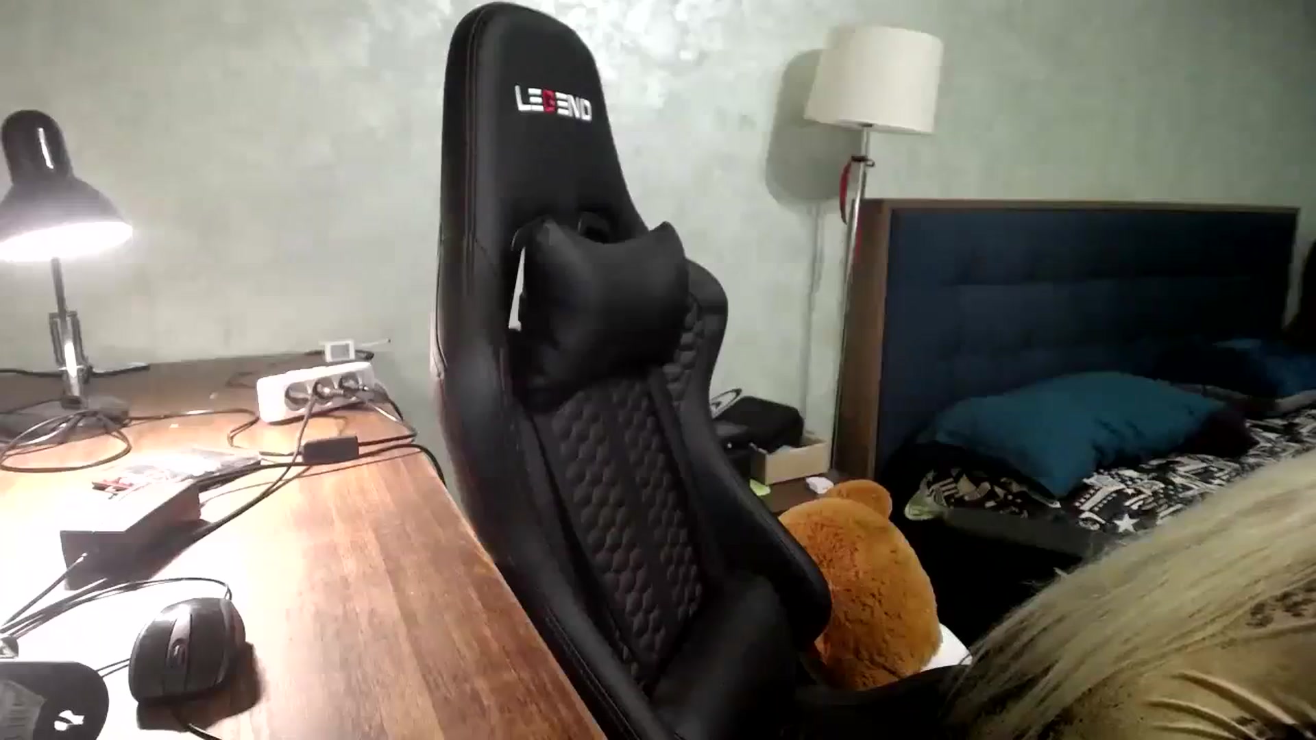 Gallery image thumbnail from AlissaMay's myfreecams stream on, 08/24/2023, 23:18 image 8 of 20