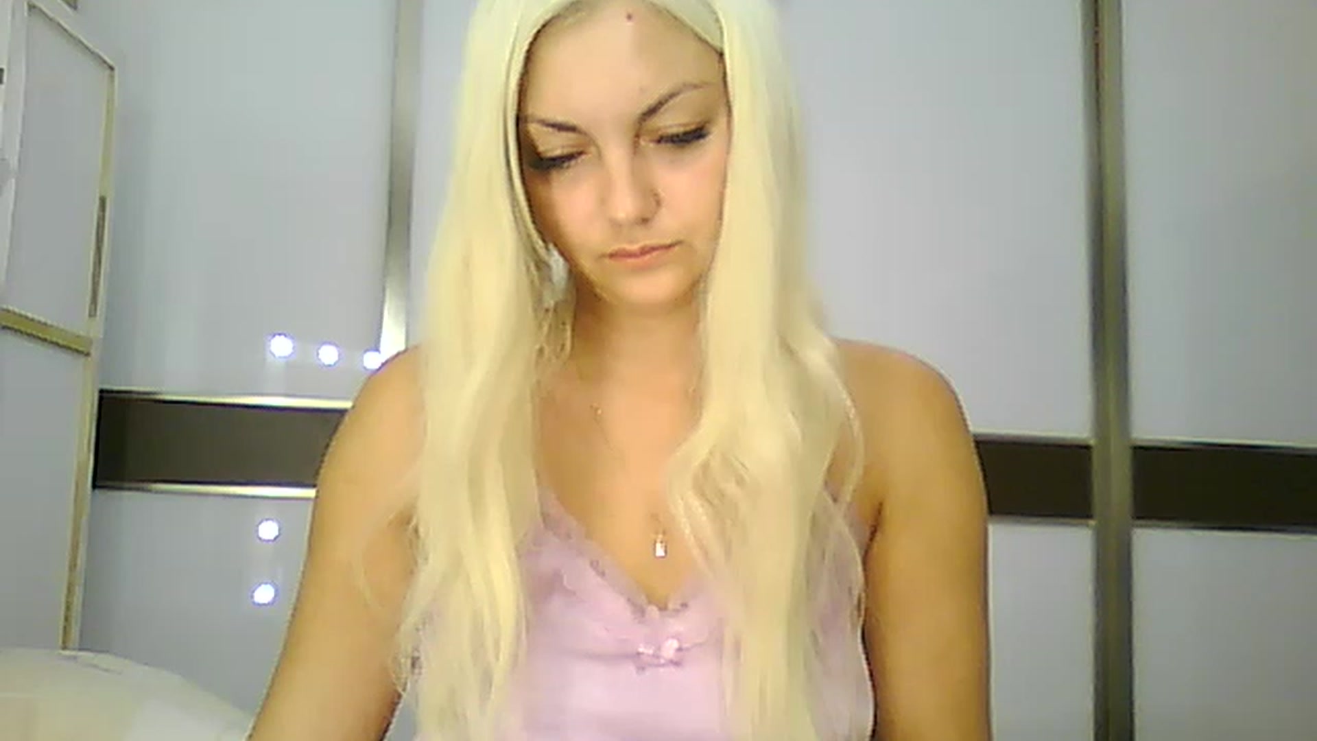 Gallery image thumbnail from AlissaMay's myfreecams stream on, 08/27/2023, 15:37 image 16 of 20