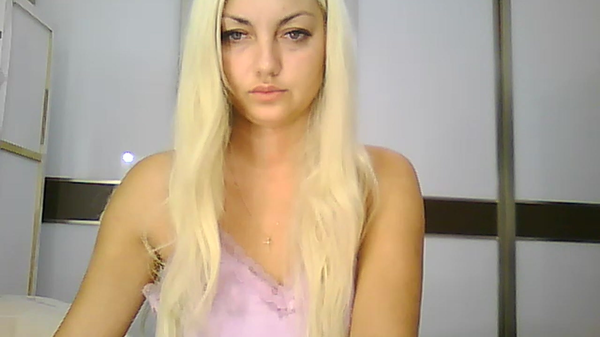 Gallery image thumbnail from AlissaMay's myfreecams stream on, 08/27/2023, 15:37 image 12 of 20