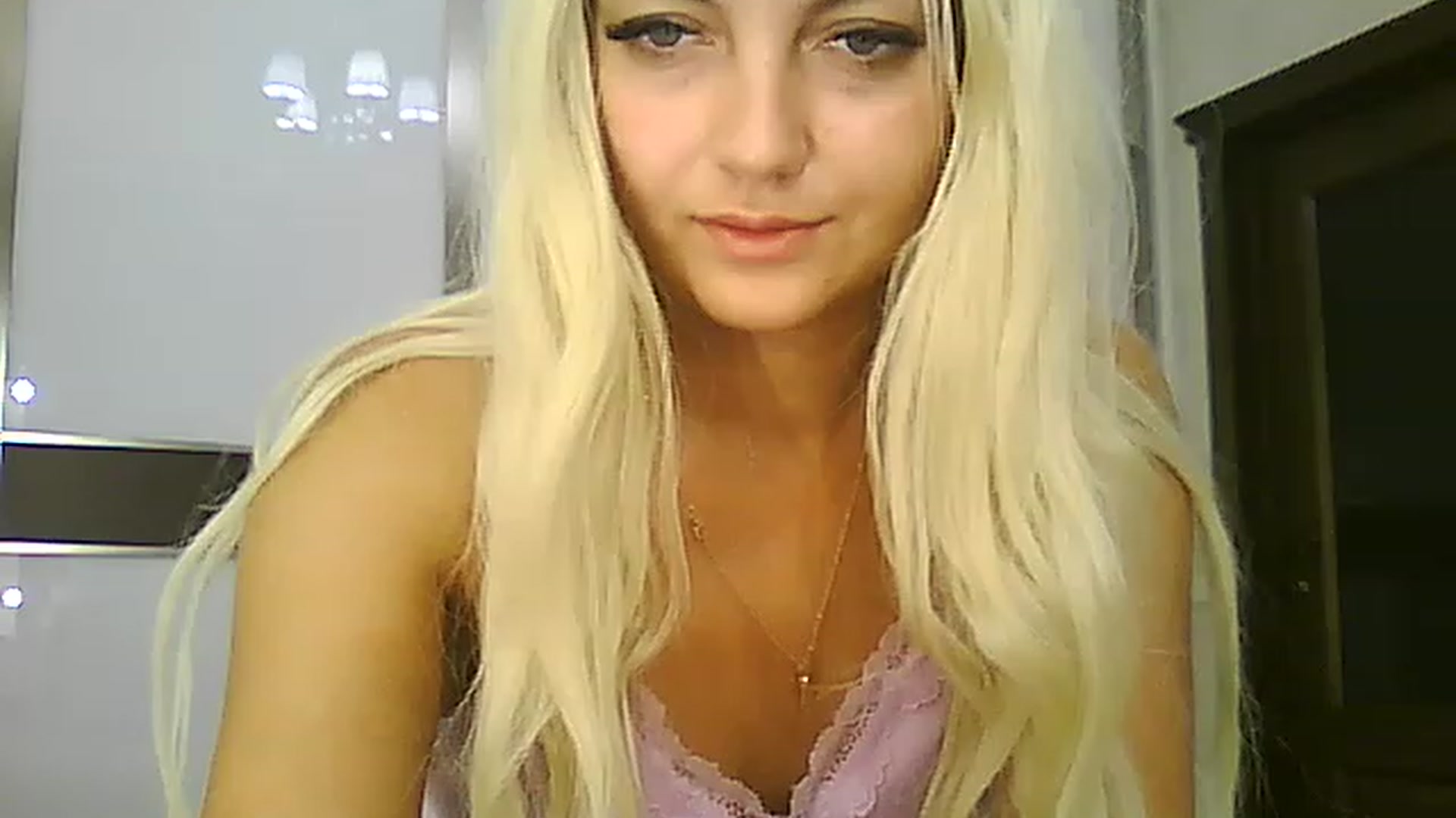 Gallery image thumbnail from AlissaMay's myfreecams stream on, 08/27/2023, 19:35 image 17 of 20