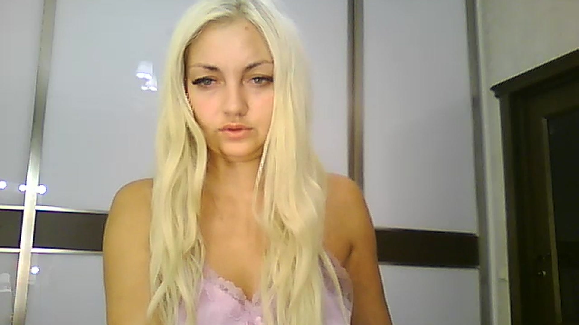 Gallery image thumbnail from AlissaMay's myfreecams stream on, 08/27/2023, 23:18 image 9 of 20