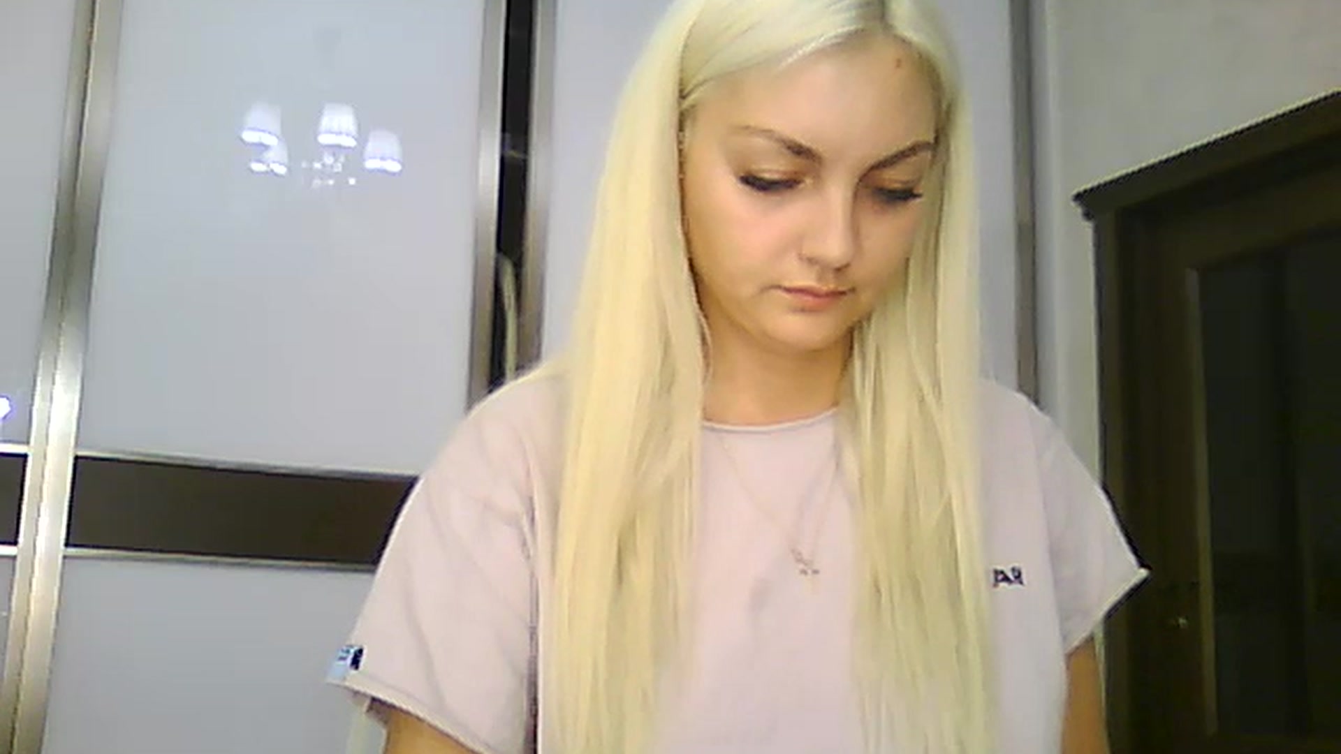 Gallery image thumbnail from AlissaMay's myfreecams stream on, 08/30/2023, 19:27 image 2 of 20
