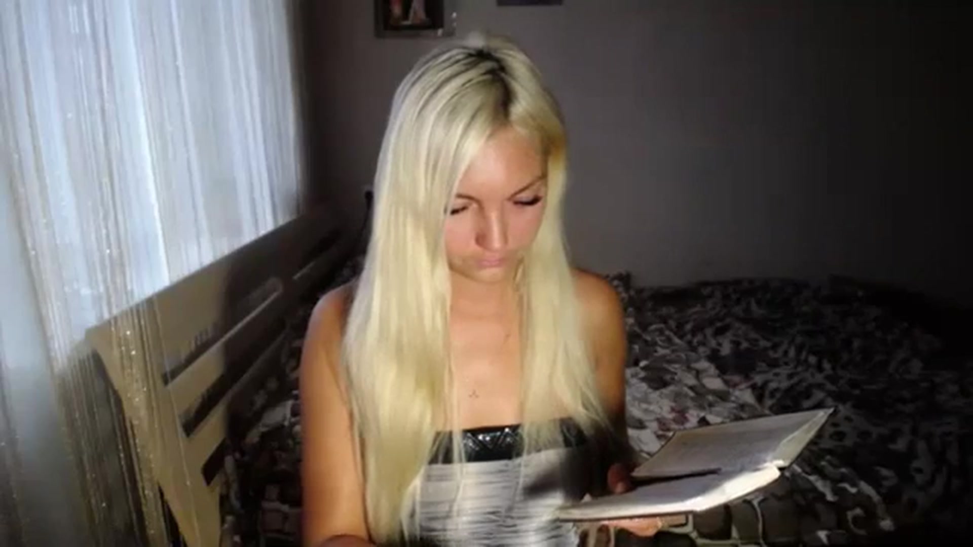 Gallery image thumbnail from AlissaMay's myfreecams stream on, 09/15/2023, 14:35 image 7 of 20