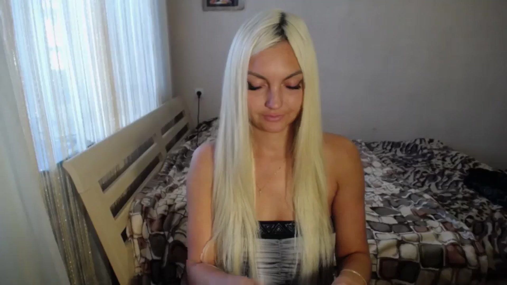 Gallery image thumbnail from AlissaMay's myfreecams stream on, 09/28/2023, 10:56 image 18 of 20