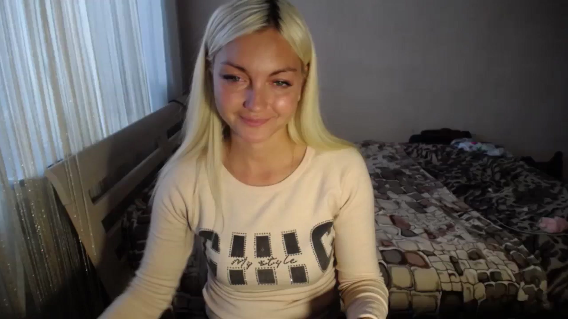 Gallery image thumbnail from AlissaMay's myfreecams stream on, 10/02/2023, 08:47 image 19 of 20