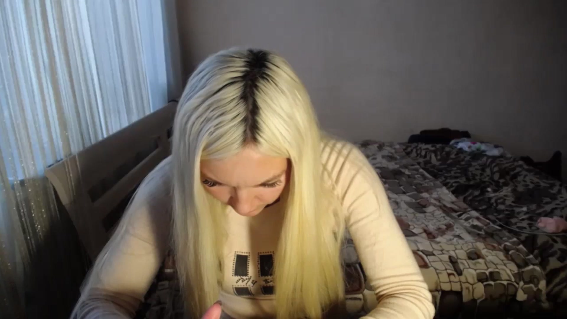 Gallery image thumbnail from AlissaMay's myfreecams stream on, 10/02/2023, 08:47 image 7 of 20