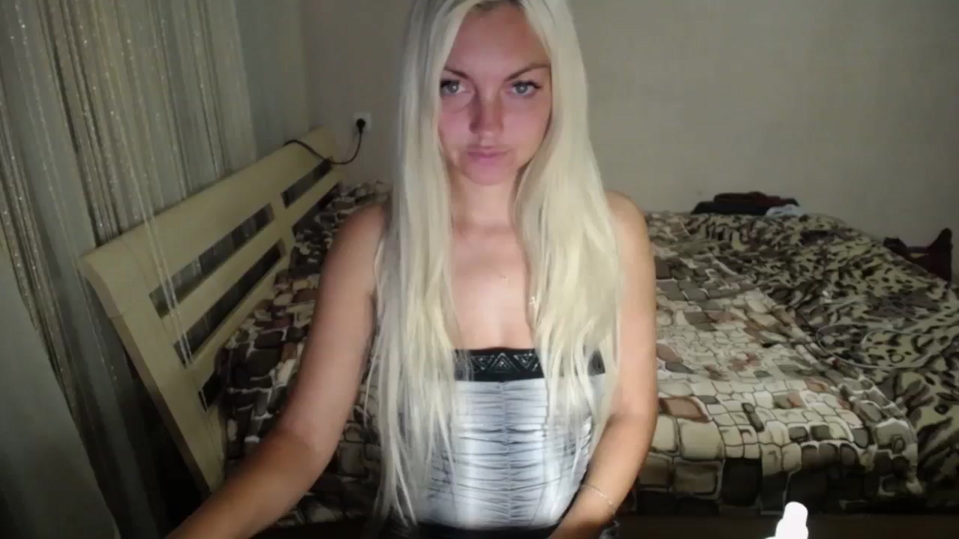 Gallery image thumbnail from AlissaMay's myfreecams stream on, 10/02/2023, 16:05 image 1 of 20