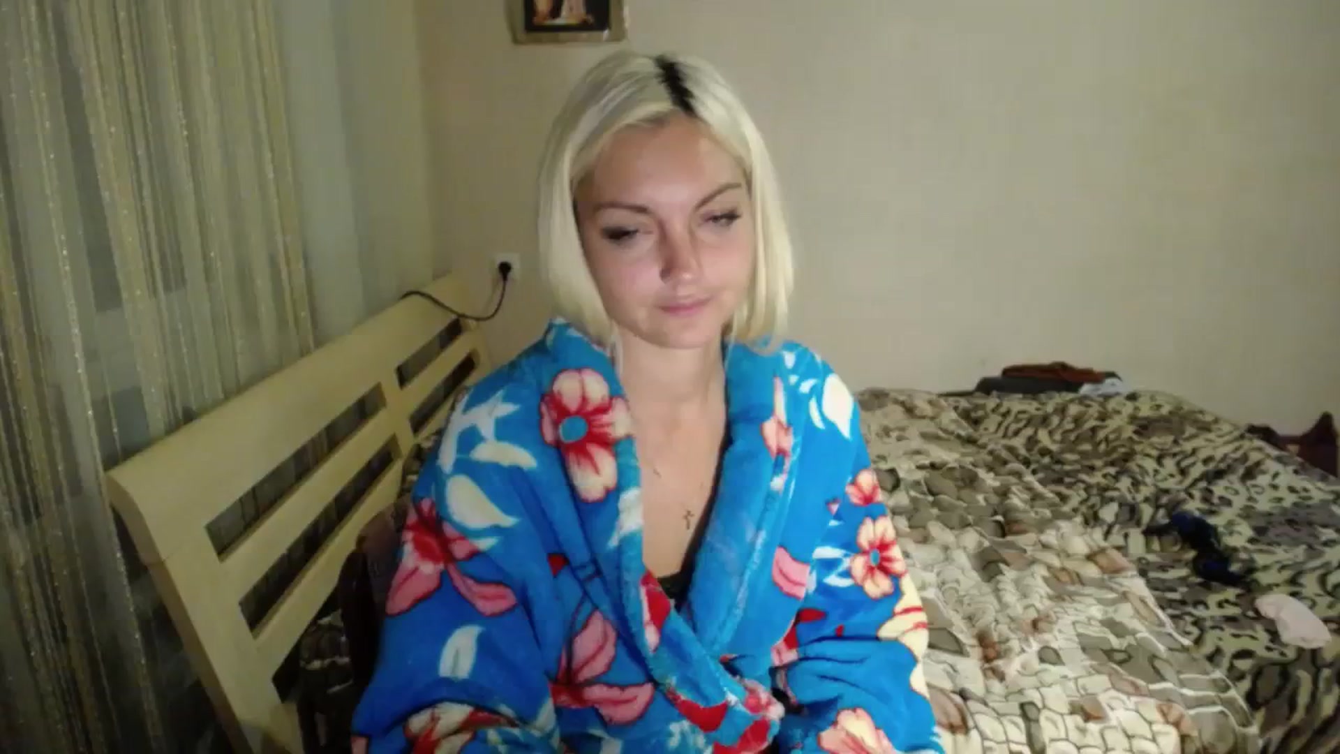 Gallery image thumbnail from AlissaMay's myfreecams stream on, 10/03/2023, 23:12 image 10 of 20