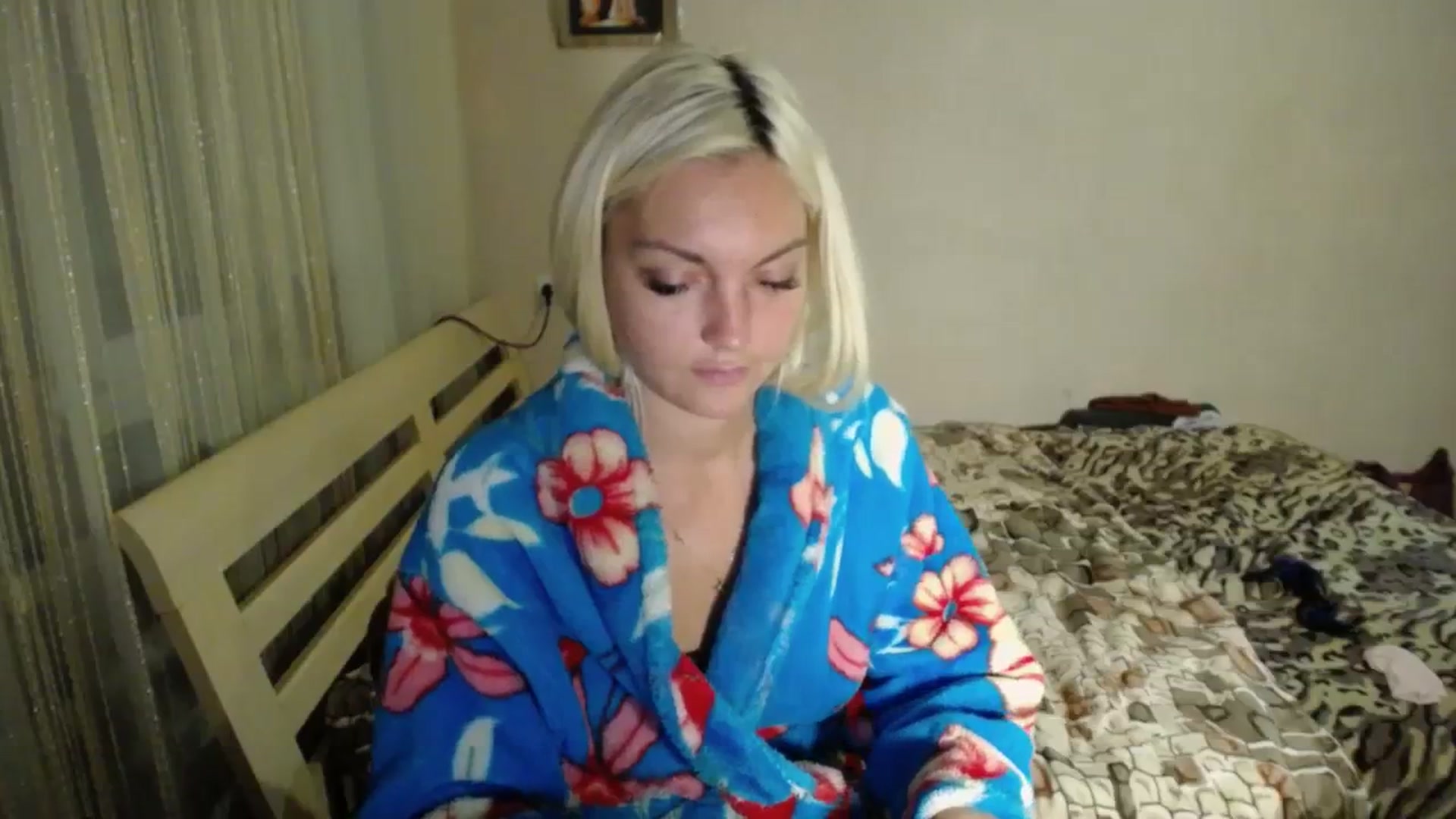 Gallery image thumbnail from AlissaMay's myfreecams stream on, 10/03/2023, 23:12 image 2 of 20