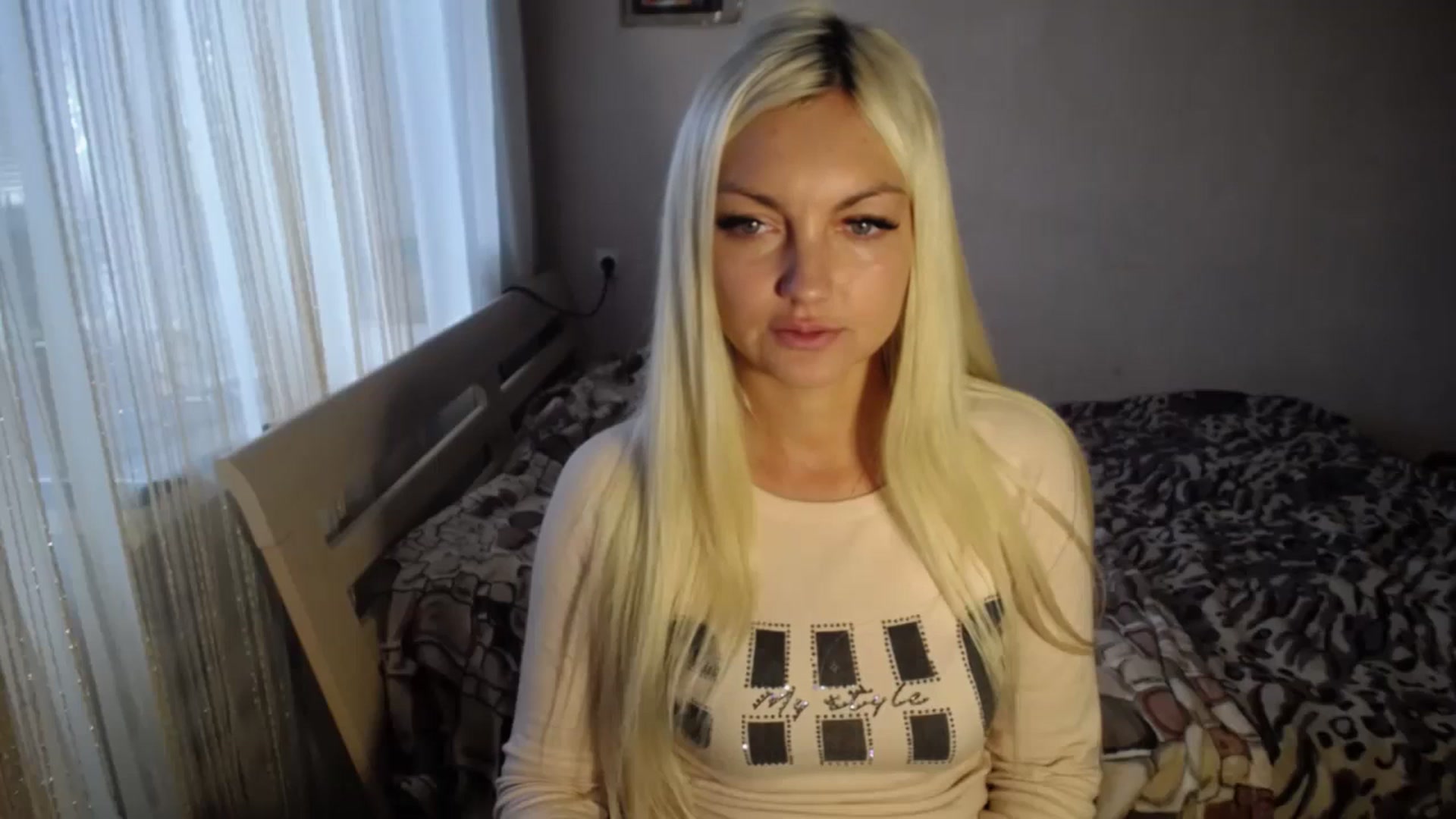 Gallery image thumbnail from AlissaMay's myfreecams stream on, 10/05/2023, 11:42 image 4 of 20