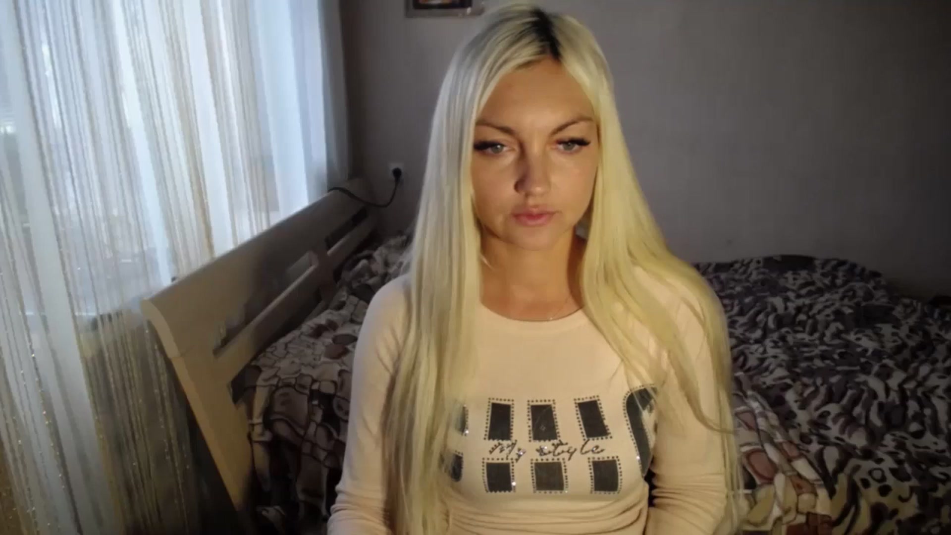 Gallery image thumbnail from AlissaMay's myfreecams stream on, 10/05/2023, 11:42 image 2 of 20