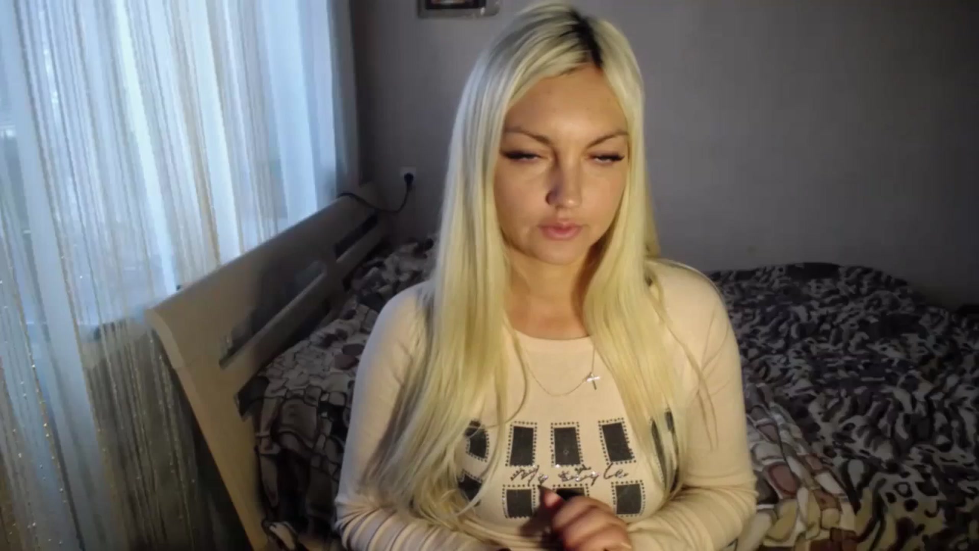 Gallery image thumbnail from AlissaMay's myfreecams stream on, 10/05/2023, 11:42 image 6 of 20