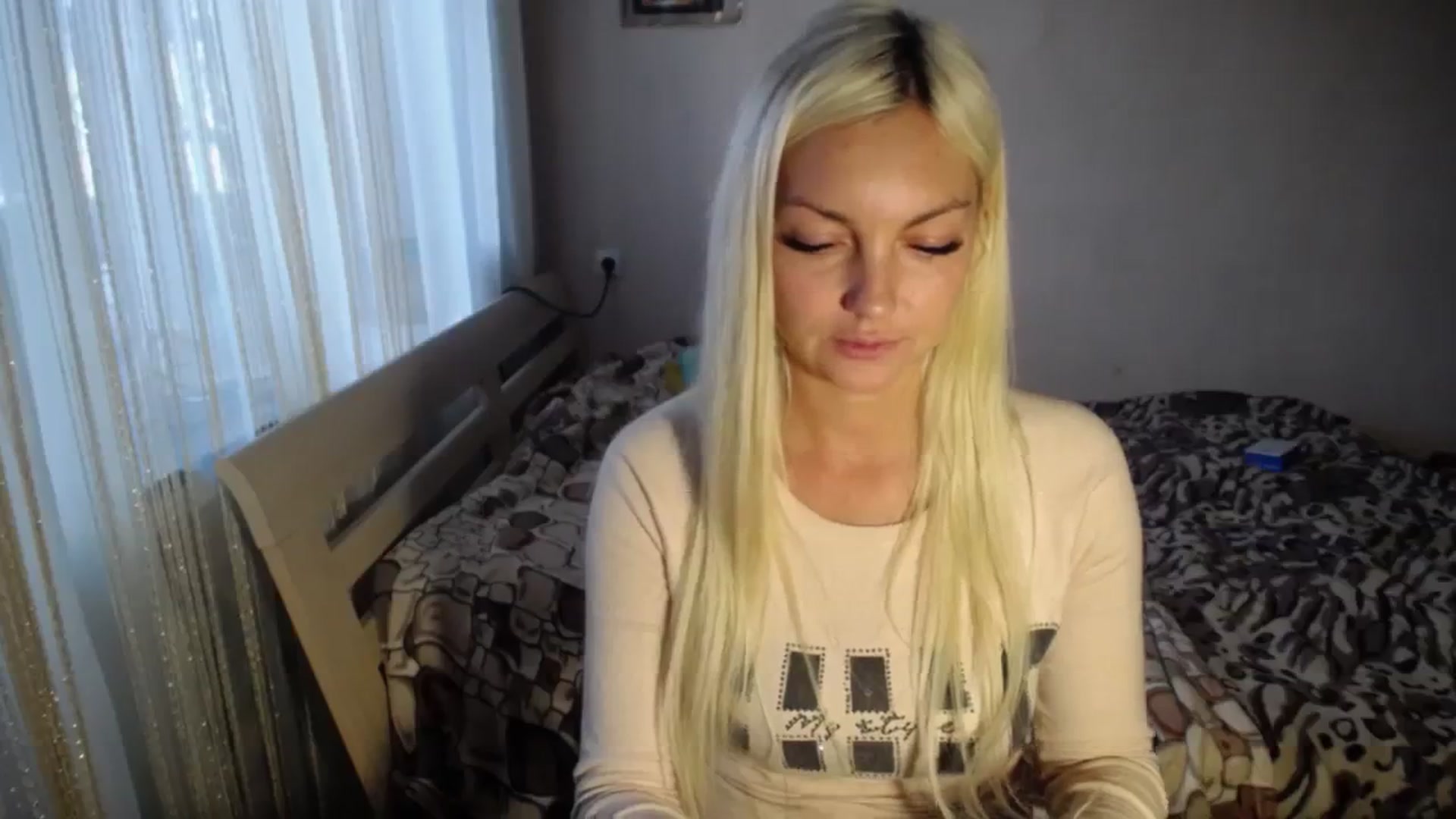Gallery image thumbnail from AlissaMay's myfreecams stream on, 10/05/2023, 13:16 image 9 of 20