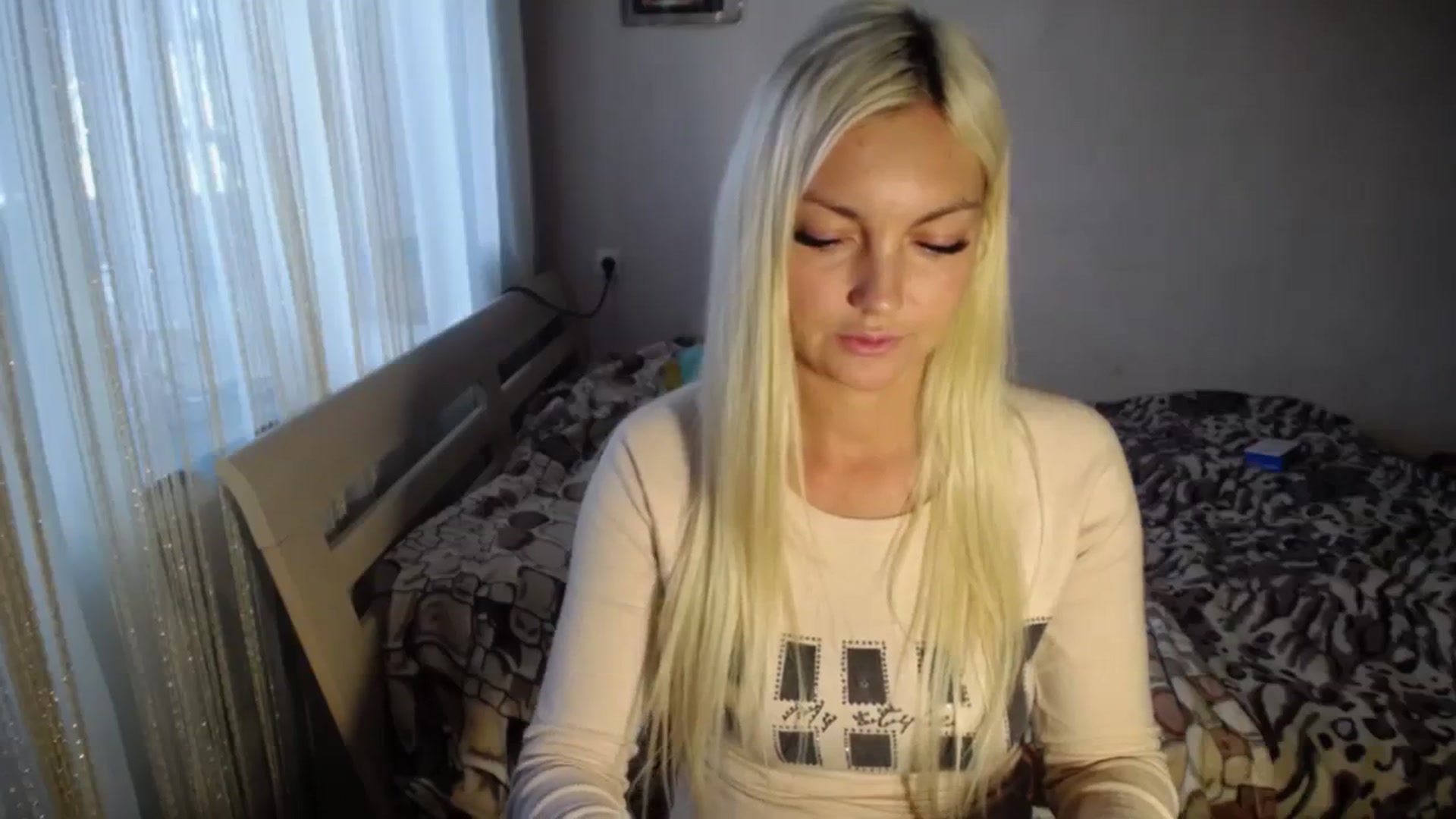 Gallery image thumbnail from AlissaMay's myfreecams stream on, 10/05/2023, 13:16 image 6 of 20