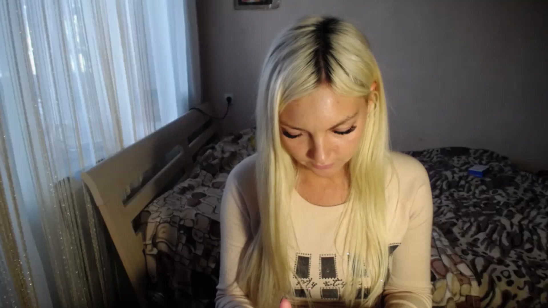 Gallery image thumbnail from AlissaMay's myfreecams stream on, 10/05/2023, 13:16 image 15 of 20