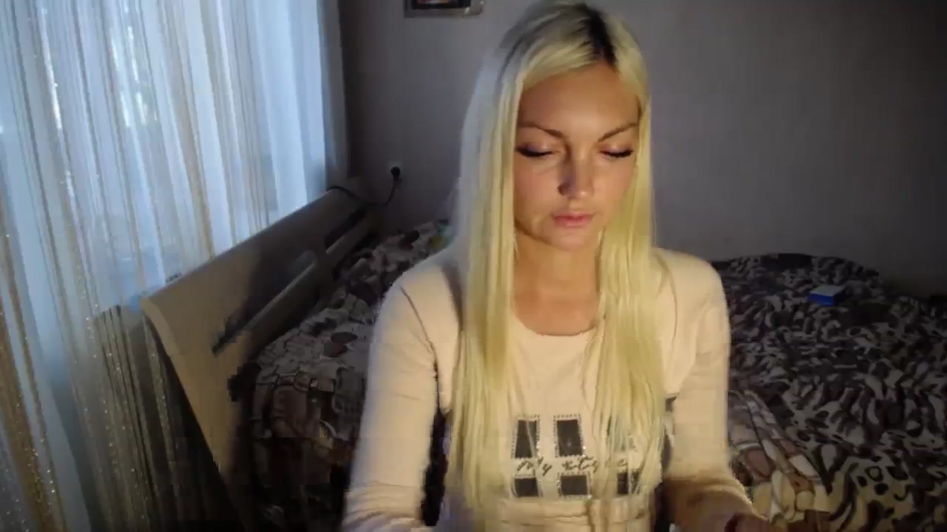 Gallery image thumbnail from AlissaMay's myfreecams stream on, 10/05/2023, 13:16 image 12 of 20