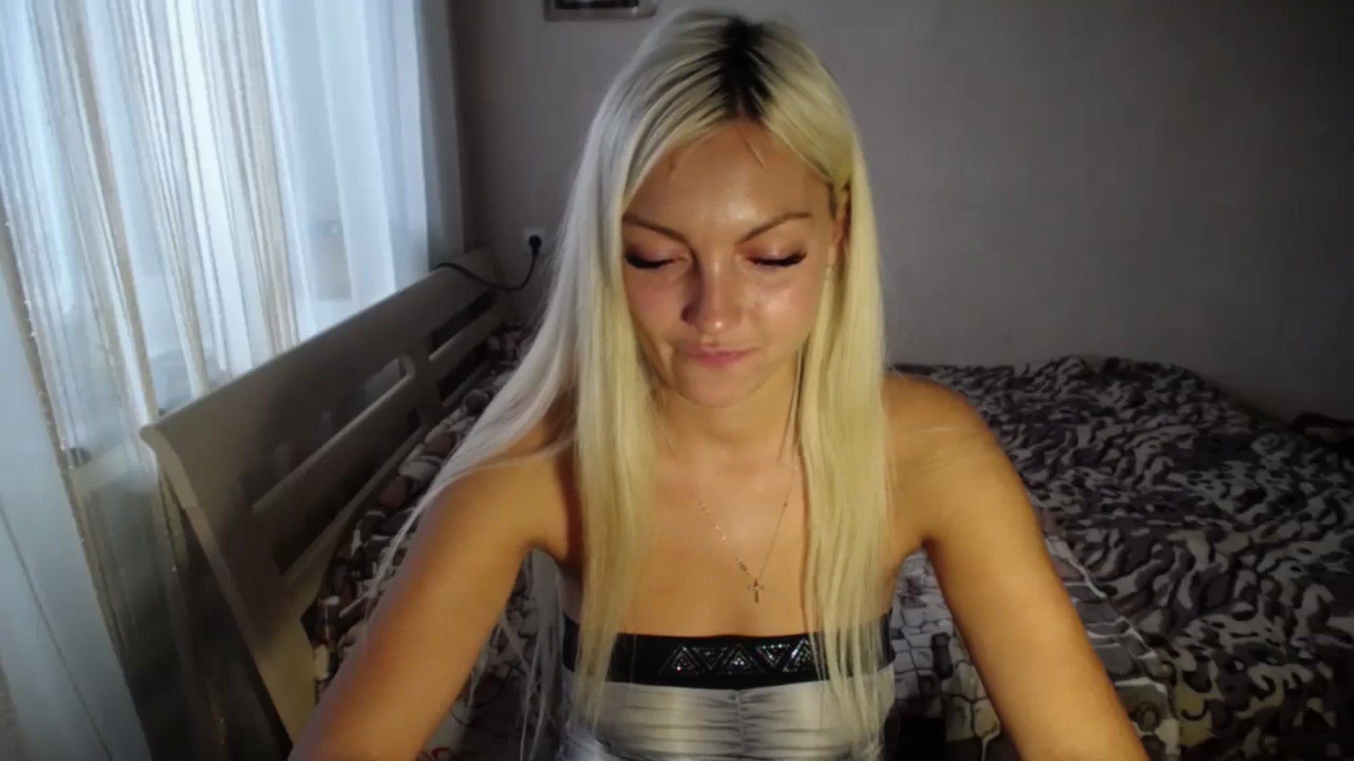 Gallery image thumbnail from AlissaMay's myfreecams stream on, 10/06/2023, 11:30 image 11 of 20