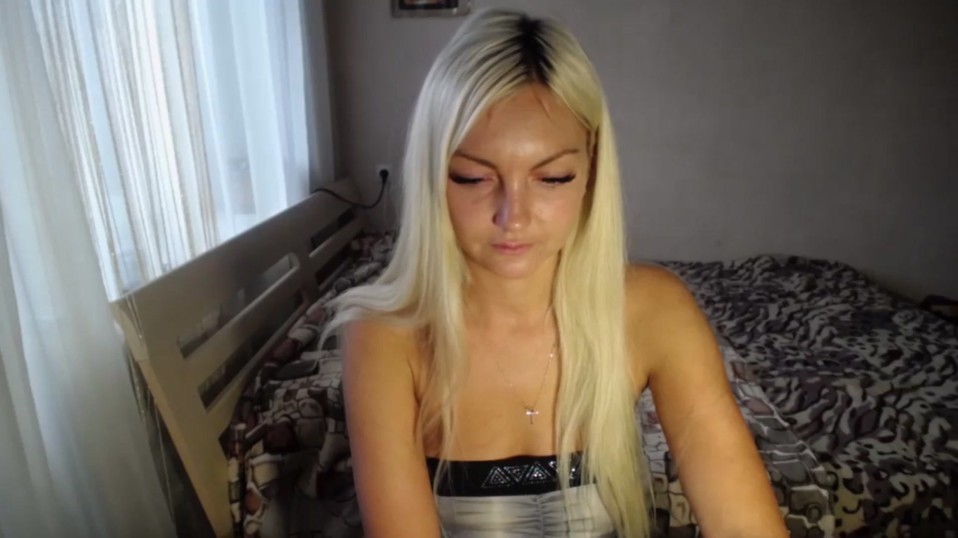 Gallery image thumbnail from AlissaMay's myfreecams stream on, 10/06/2023, 11:41 image 4 of 20