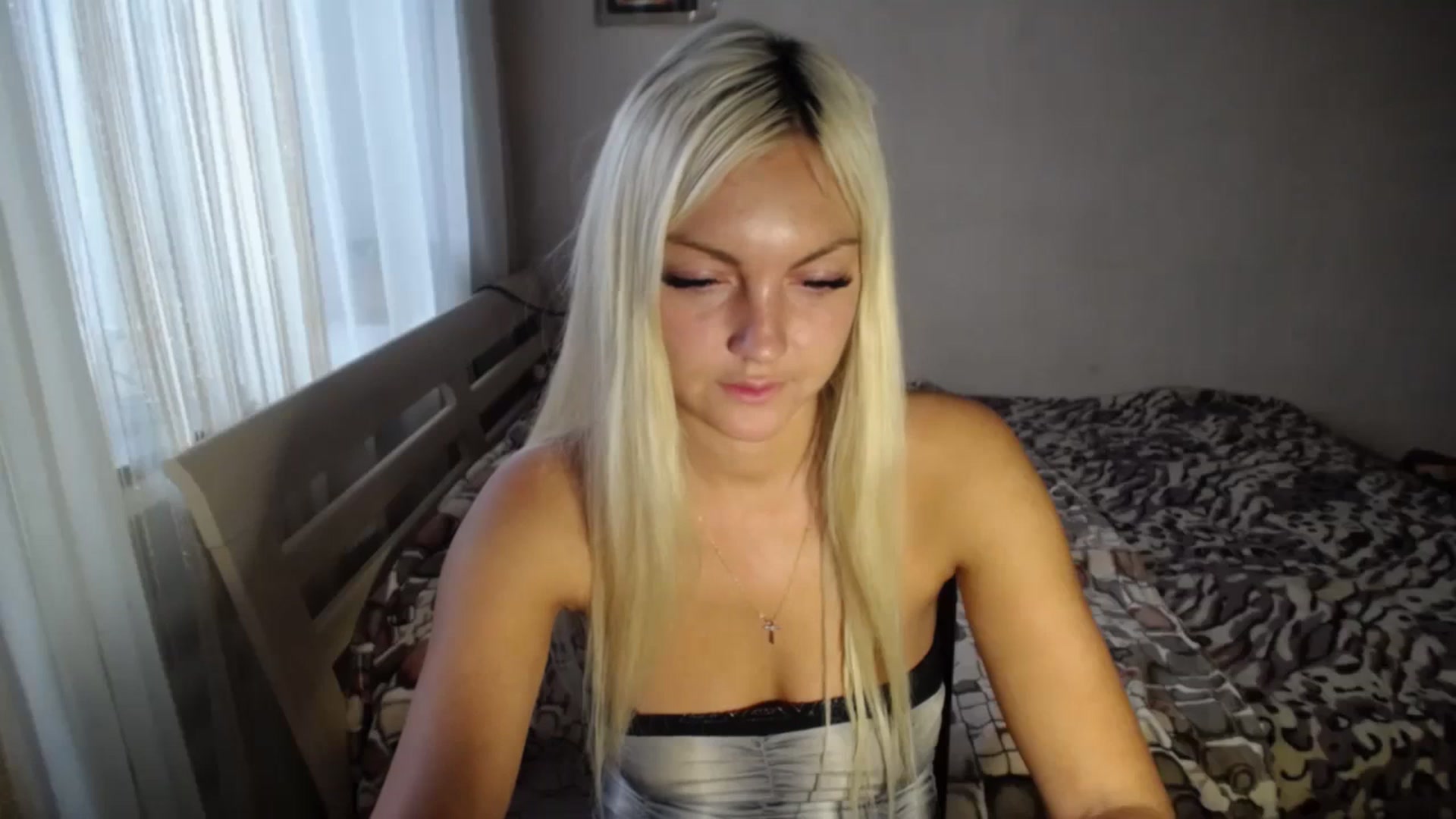 Gallery image thumbnail from AlissaMay's myfreecams stream on, 10/06/2023, 12:21 image 13 of 20