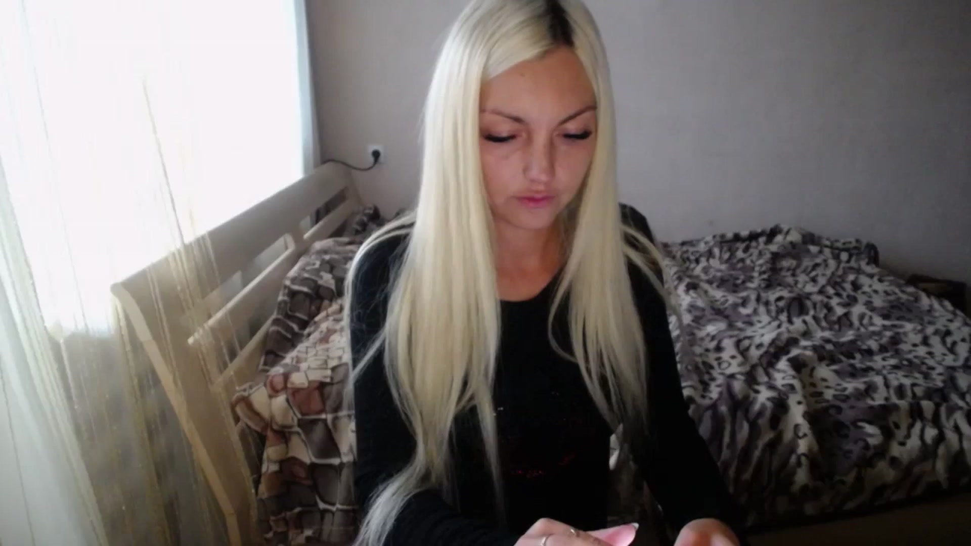 Gallery image thumbnail from AlissaMay's myfreecams stream on, 10/08/2023, 08:35 image 1 of 20