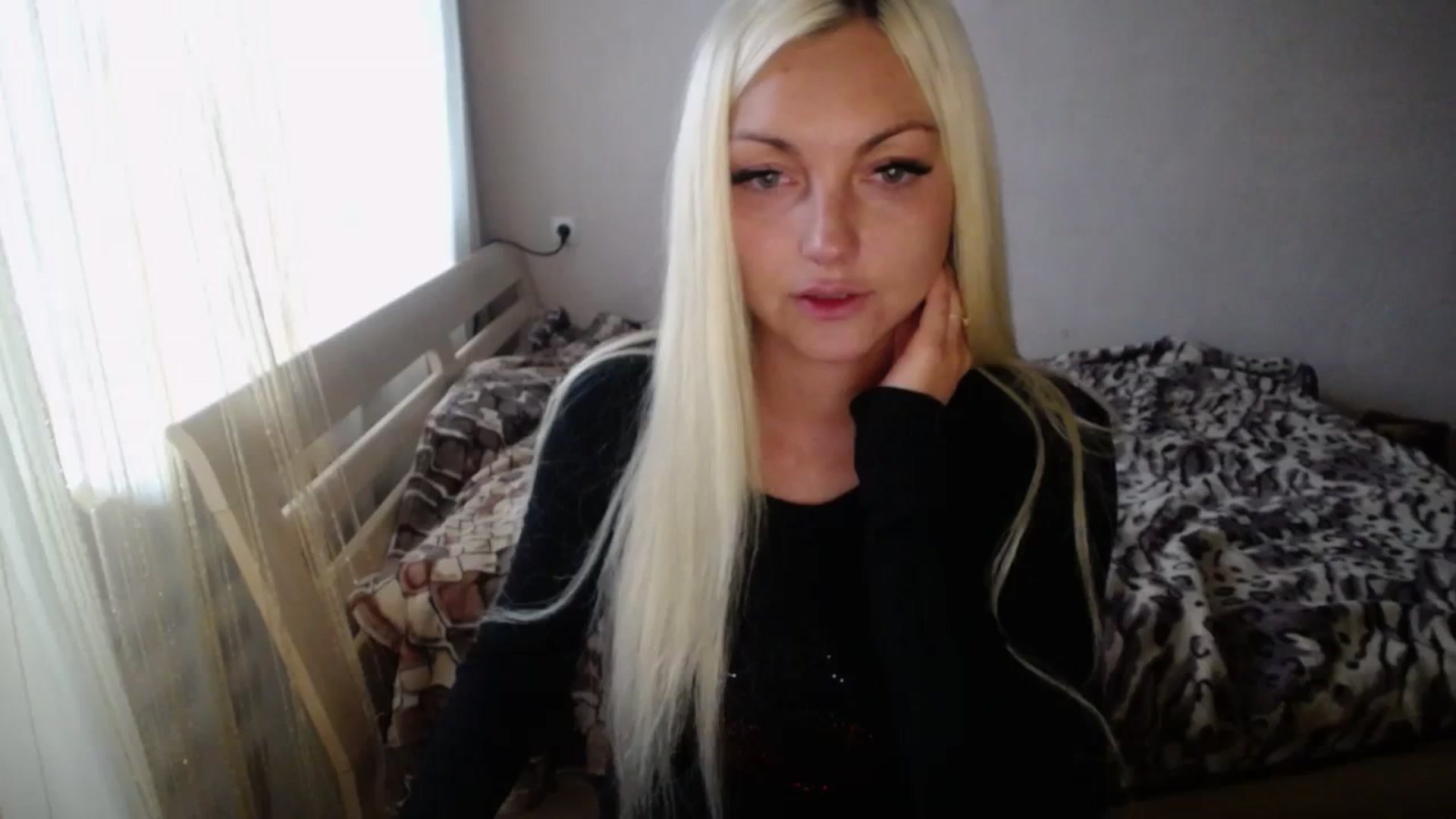 Gallery image thumbnail from AlissaMay's myfreecams stream on, 10/08/2023, 08:35 image 6 of 20
