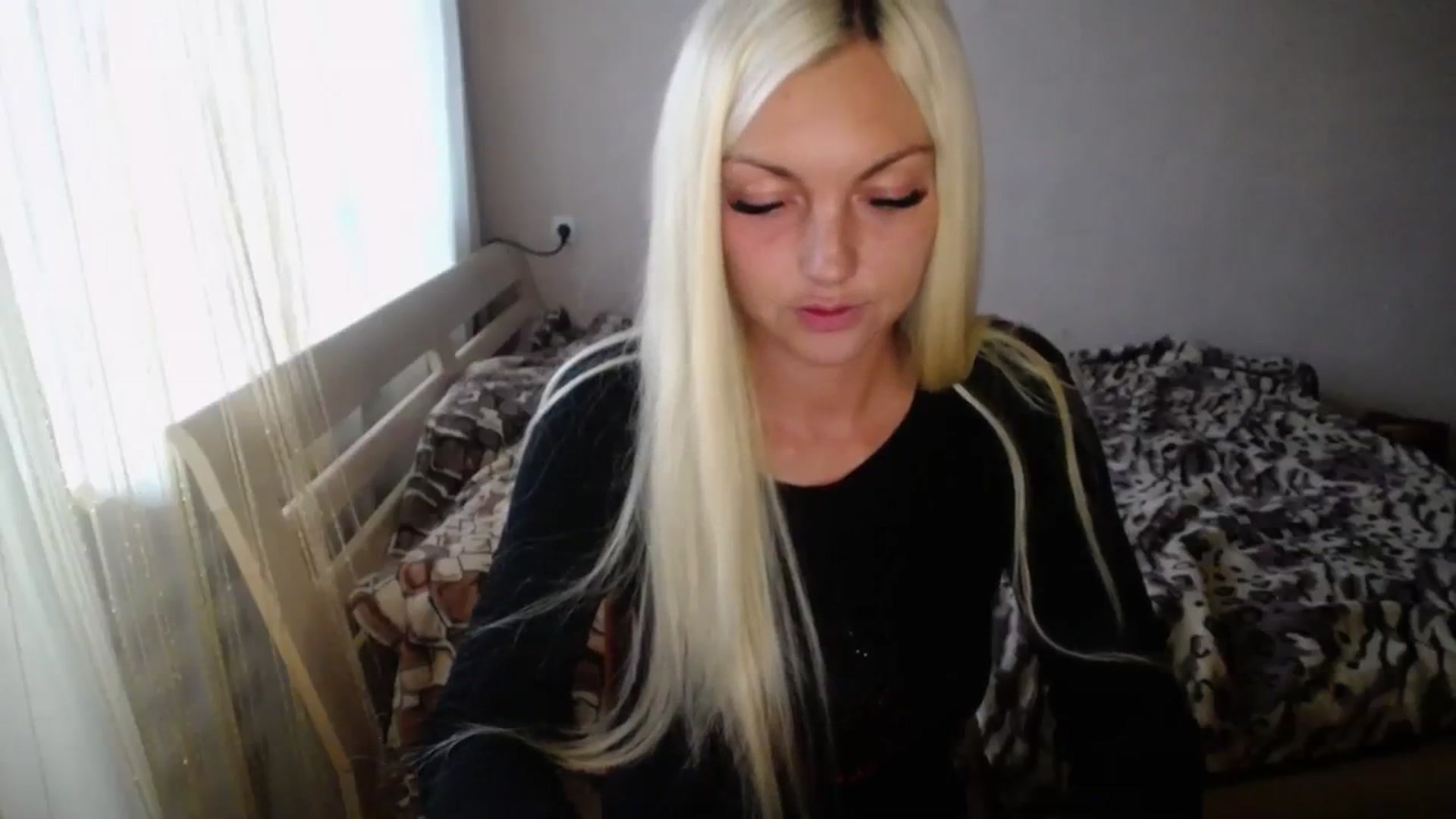 Gallery image thumbnail from AlissaMay's myfreecams stream on, 10/08/2023, 08:35 image 18 of 20