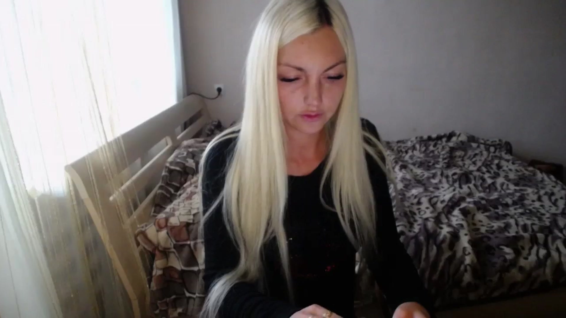 Gallery image thumbnail from AlissaMay's myfreecams stream on, 10/08/2023, 08:35 image 2 of 20