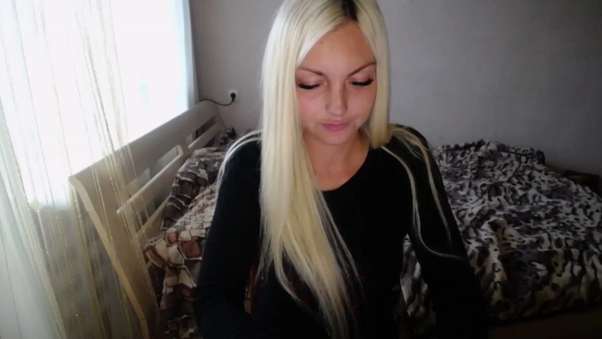 Gallery image thumbnail from AlissaMay's myfreecams stream on, 10/08/2023, 08:35 image 14 of 20