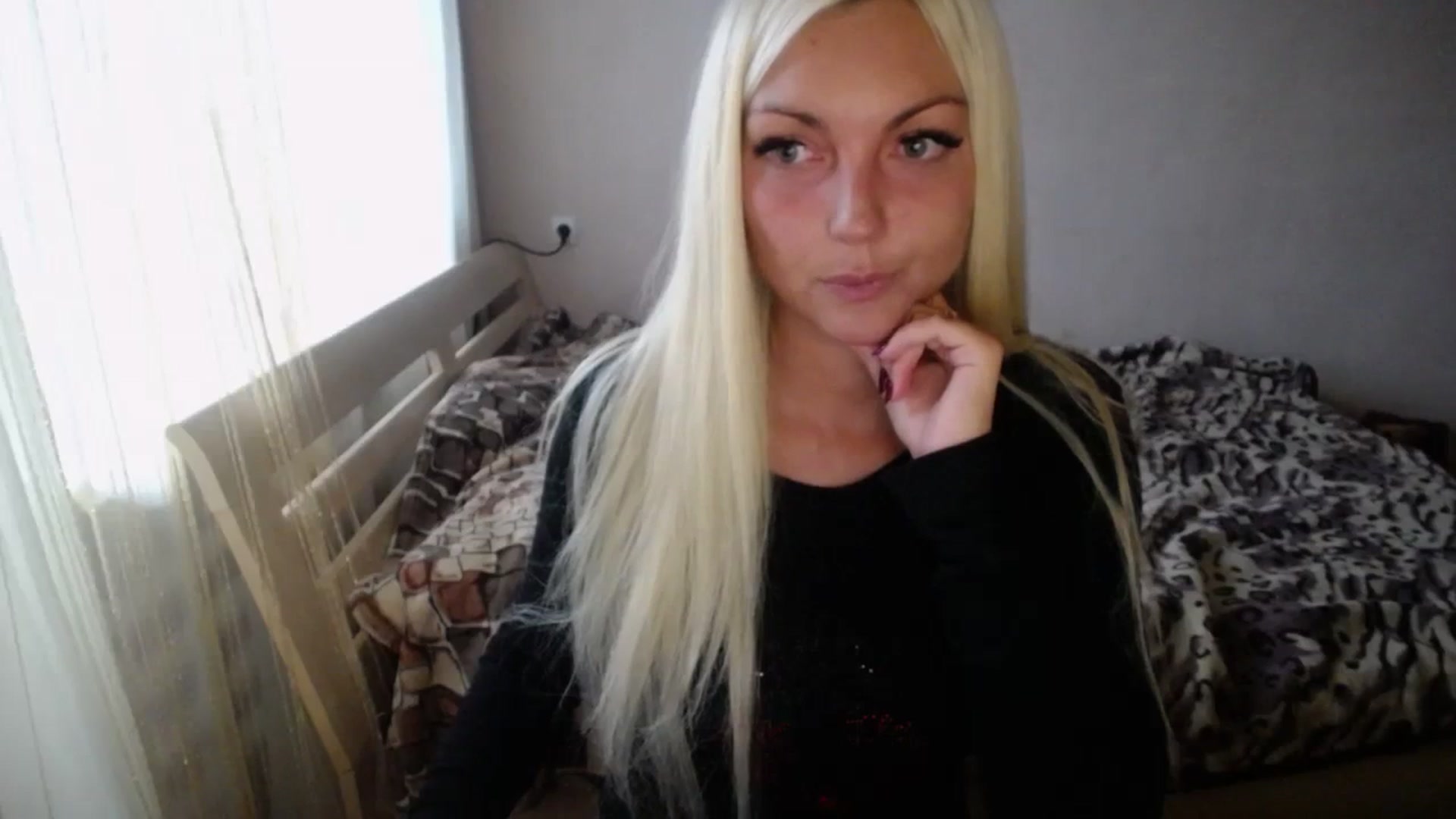 Gallery image thumbnail from AlissaMay's myfreecams stream on, 10/08/2023, 08:35 image 9 of 20