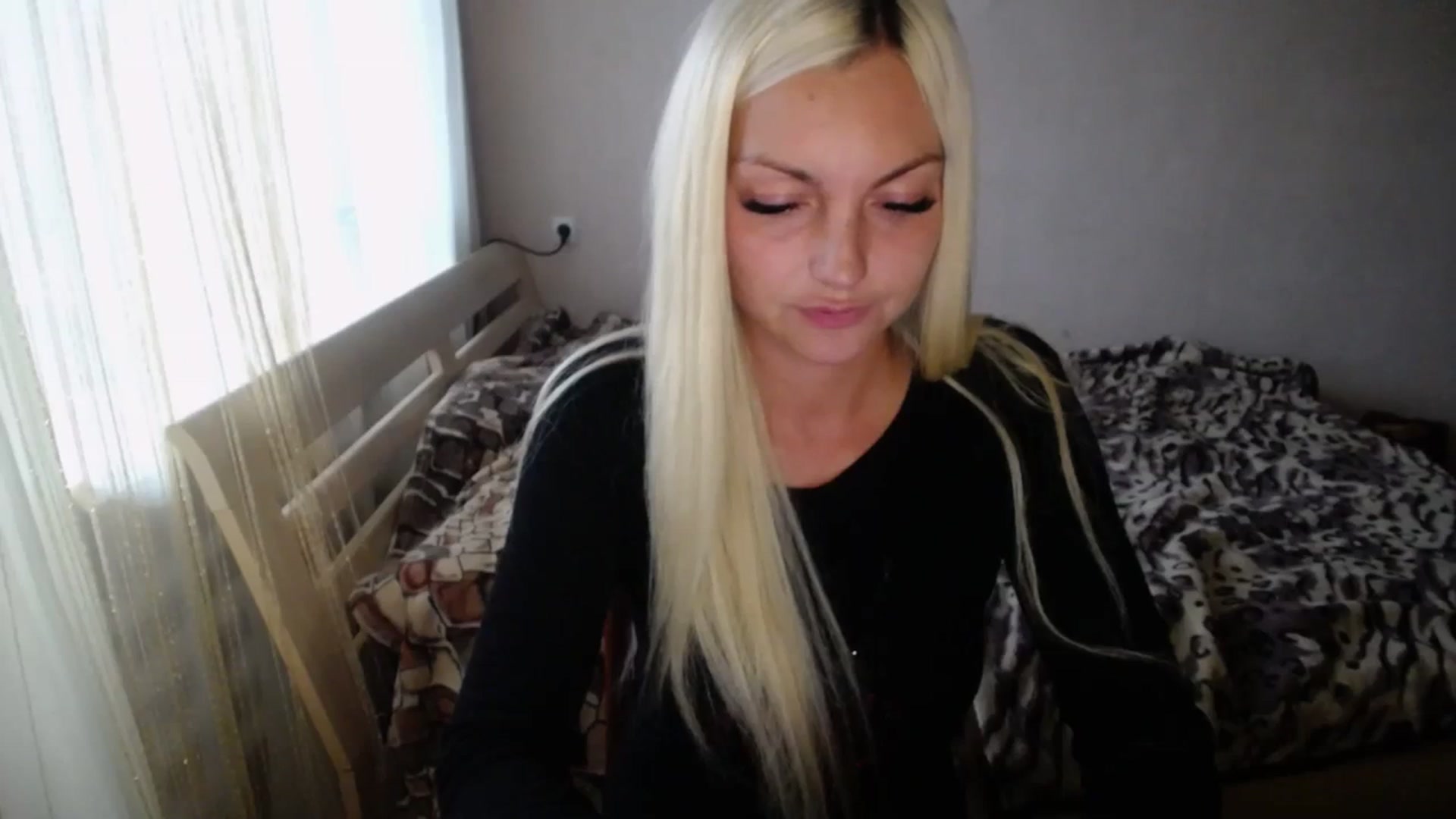 Gallery image thumbnail from AlissaMay's myfreecams stream on, 10/08/2023, 08:35 image 15 of 20