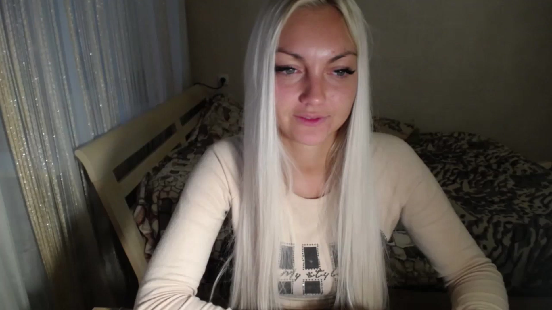 Gallery image thumbnail from AlissaMay's myfreecams stream on, 10/13/2023, 14:33 image 14 of 20