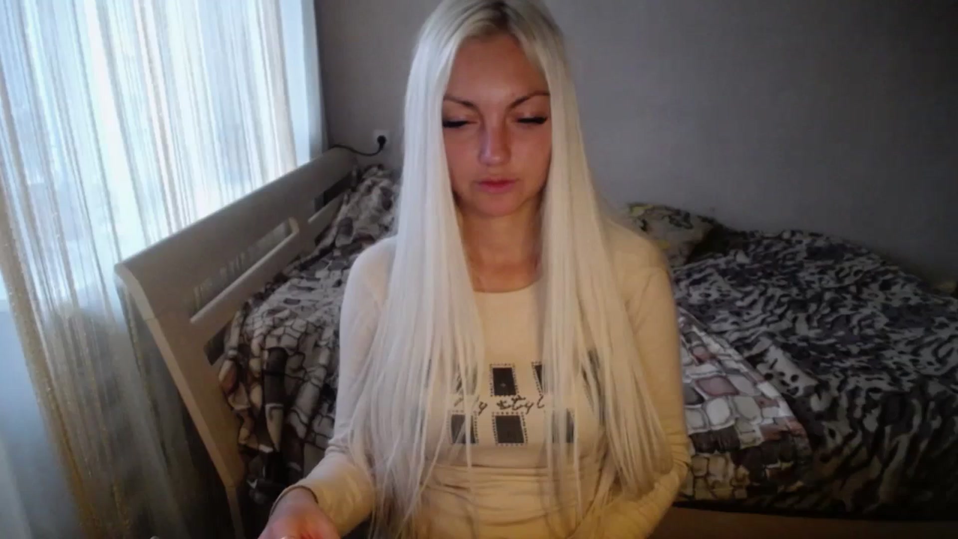 Gallery image thumbnail from AlissaMay's myfreecams stream on, 10/13/2023, 14:33 image 3 of 20