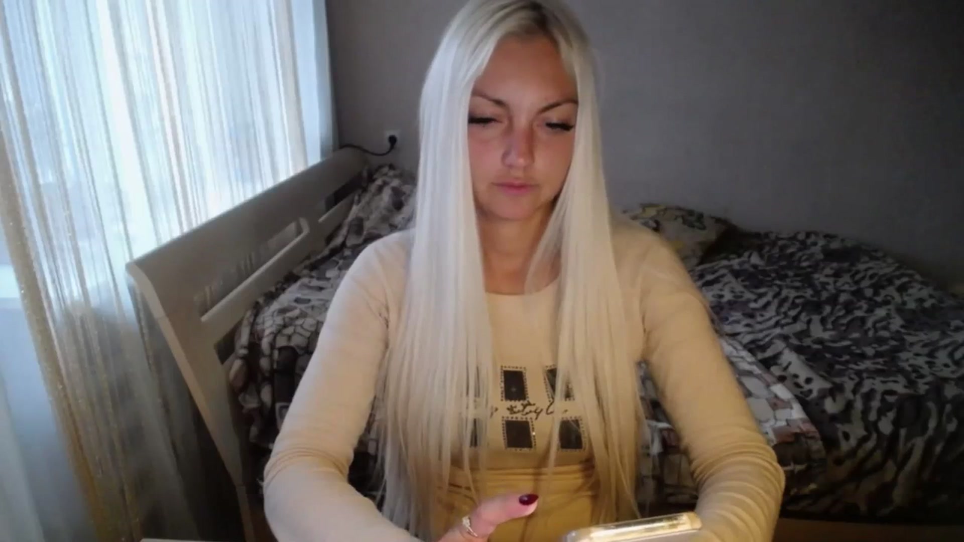 Gallery image thumbnail from AlissaMay's myfreecams stream on, 10/13/2023, 14:33 image 5 of 20