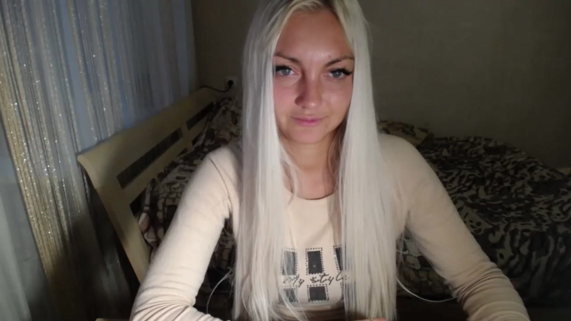 Gallery image thumbnail from AlissaMay's myfreecams stream on, 10/13/2023, 14:33 image 17 of 20